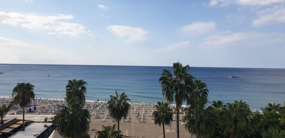 Elysee Beach Hotel - photo 9