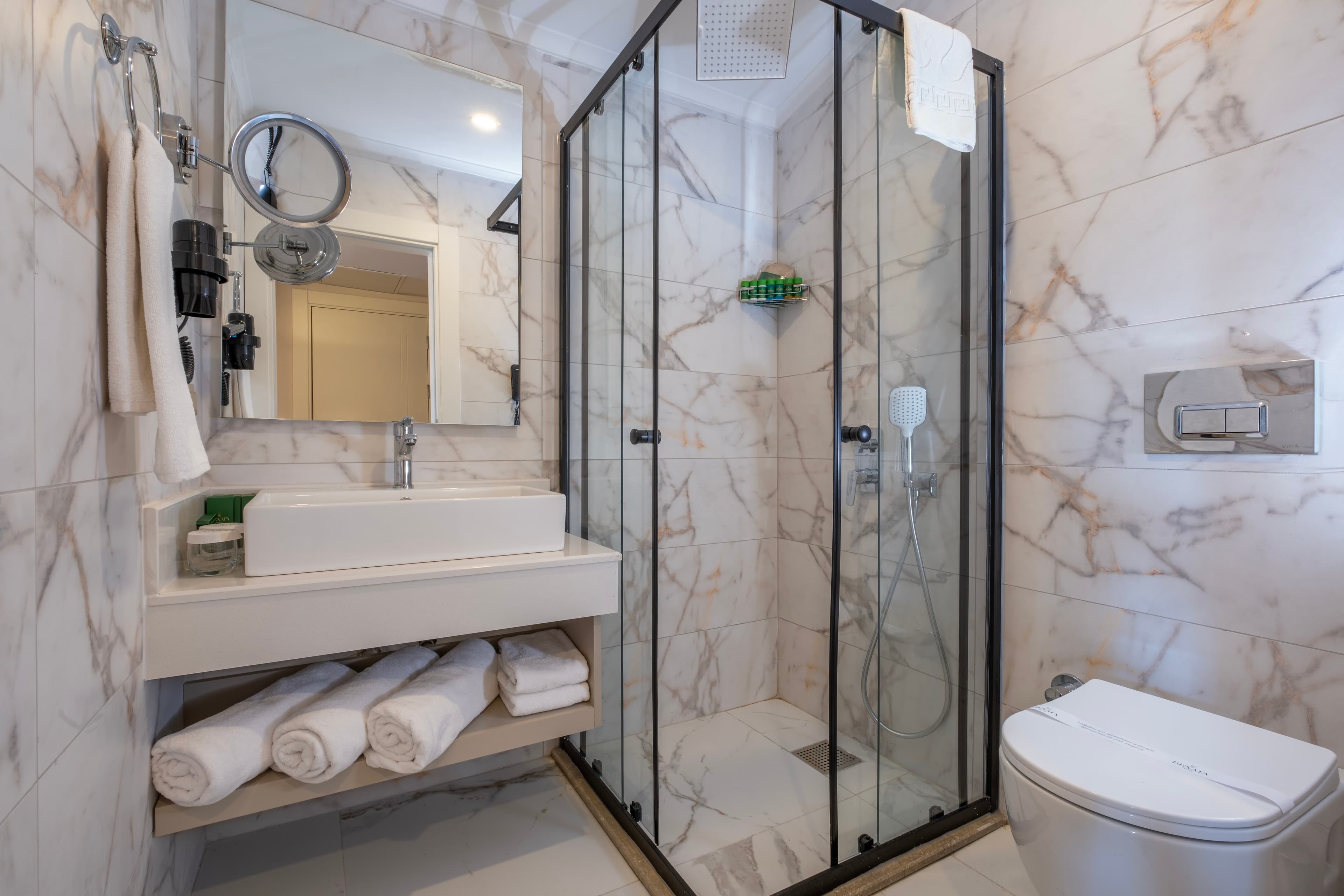 La Benata Hotel - photo 4
