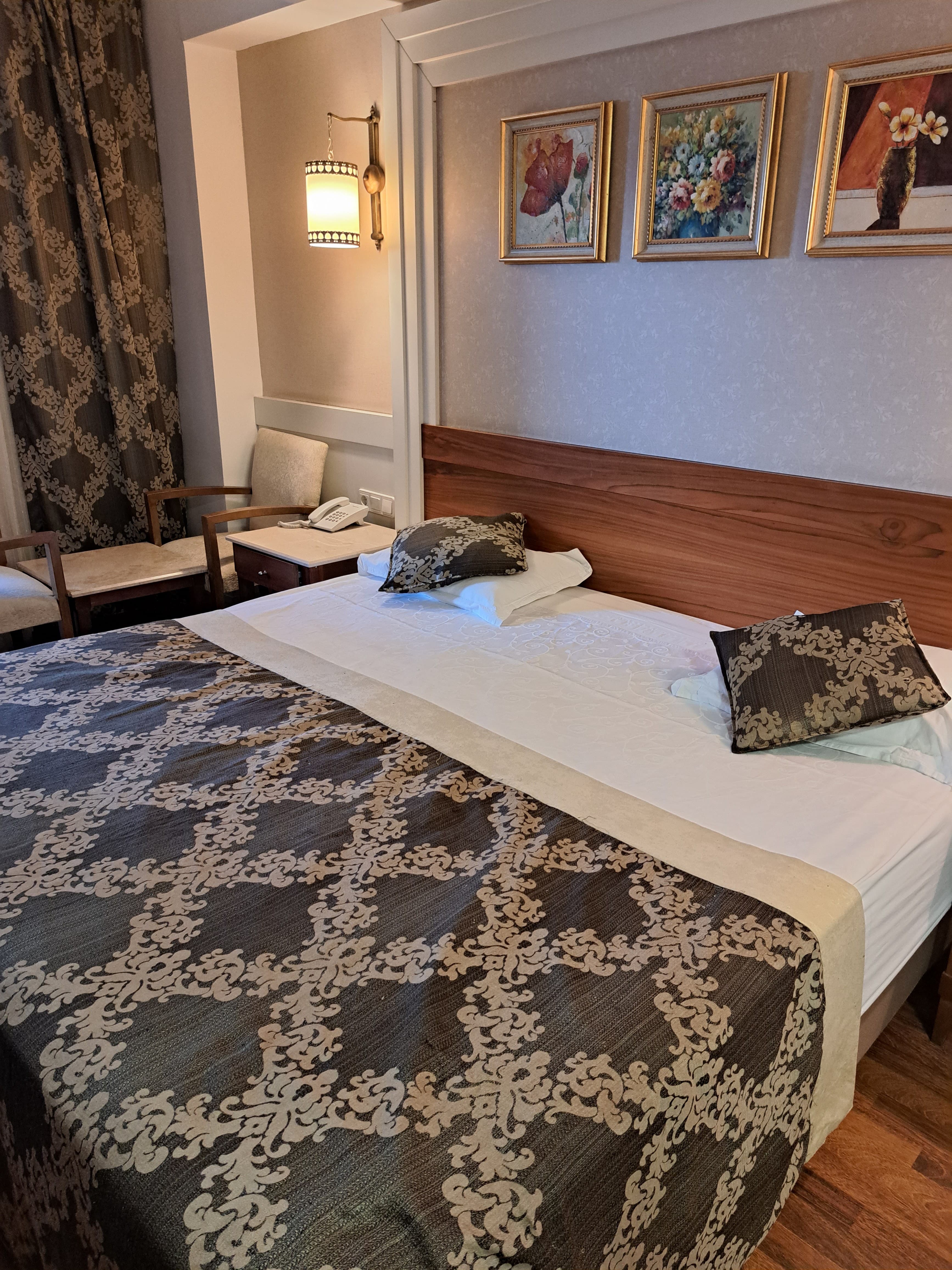 Alba Queen Hotel - photo 2