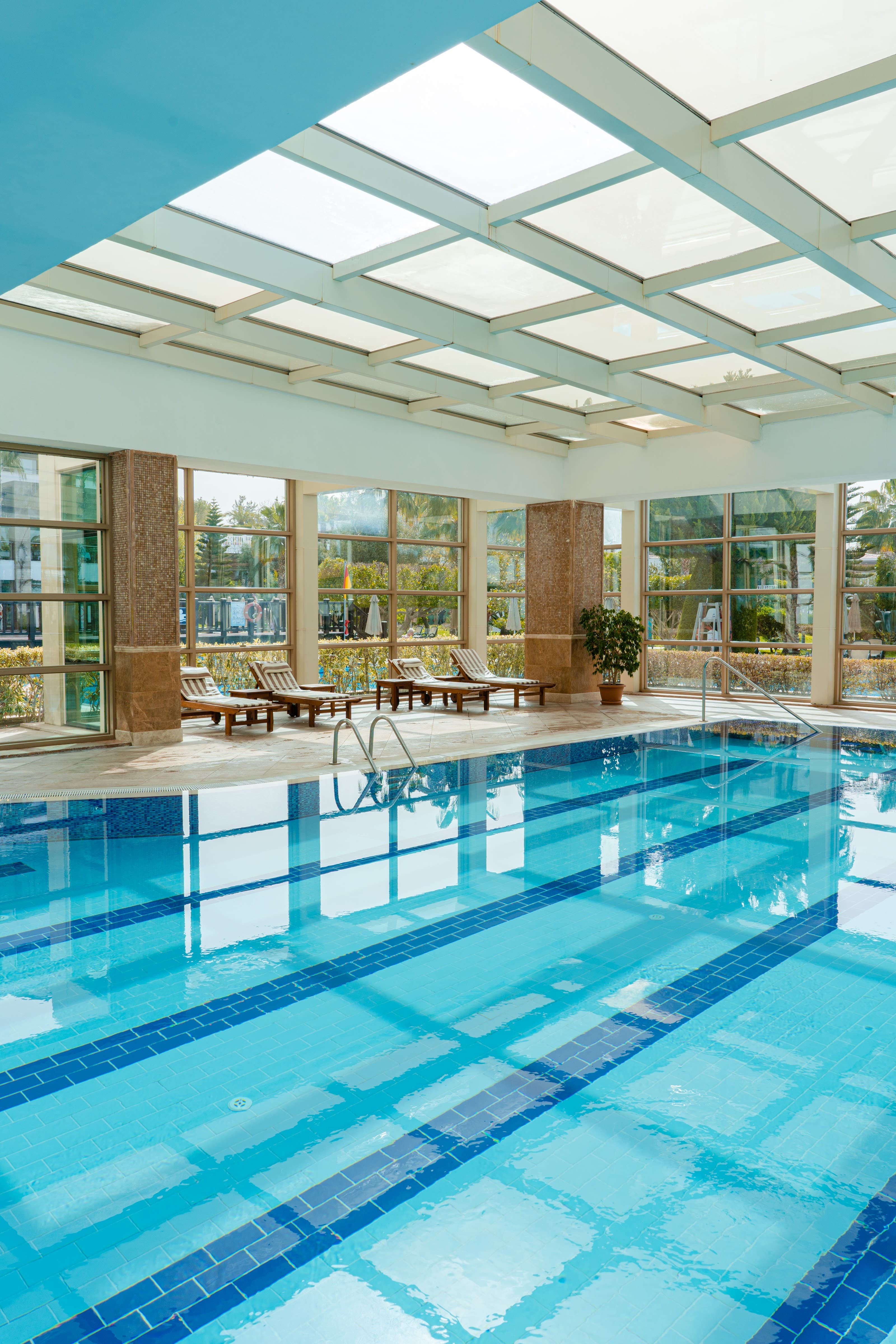 Alba Royal Hotel - photo 3