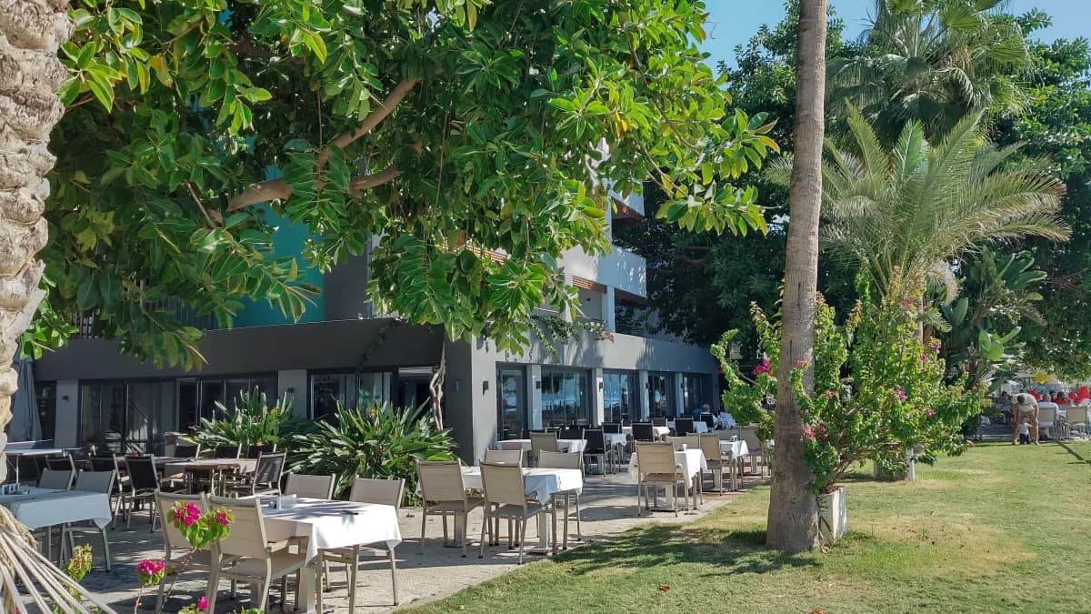 Floria Beach Hotel - photo 10