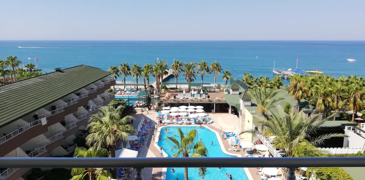 Galeri Resort Hotel - photo 3