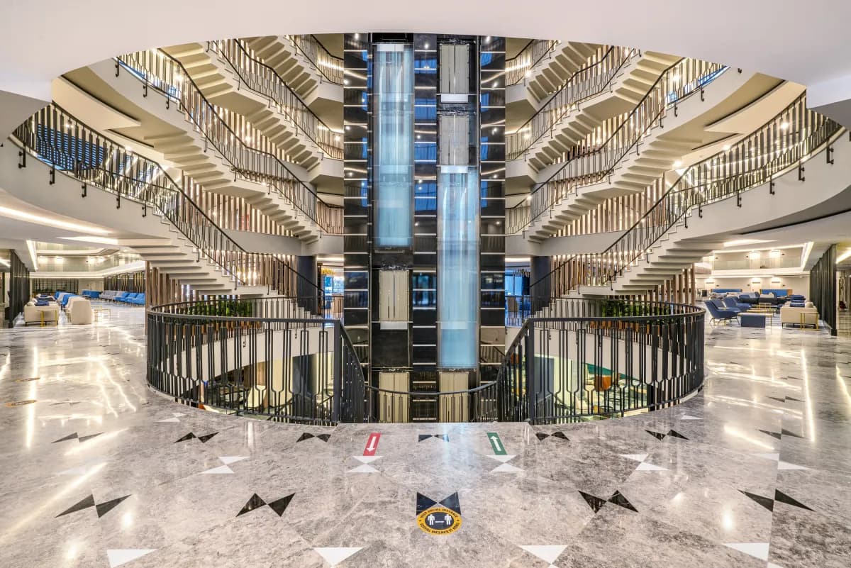 ARNOR DELUXE HOTEL & SPA