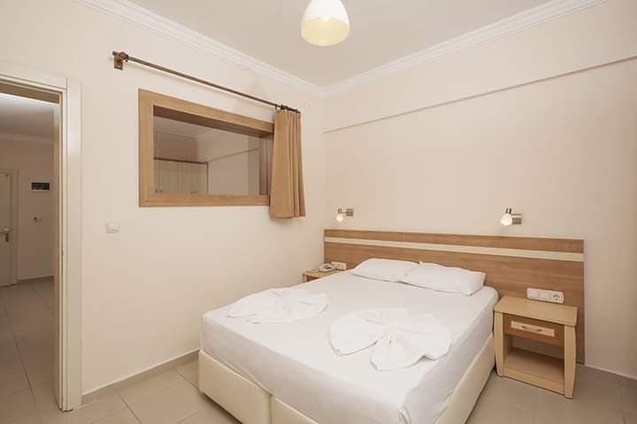 Catty Cats Garden Hotels - photo 2