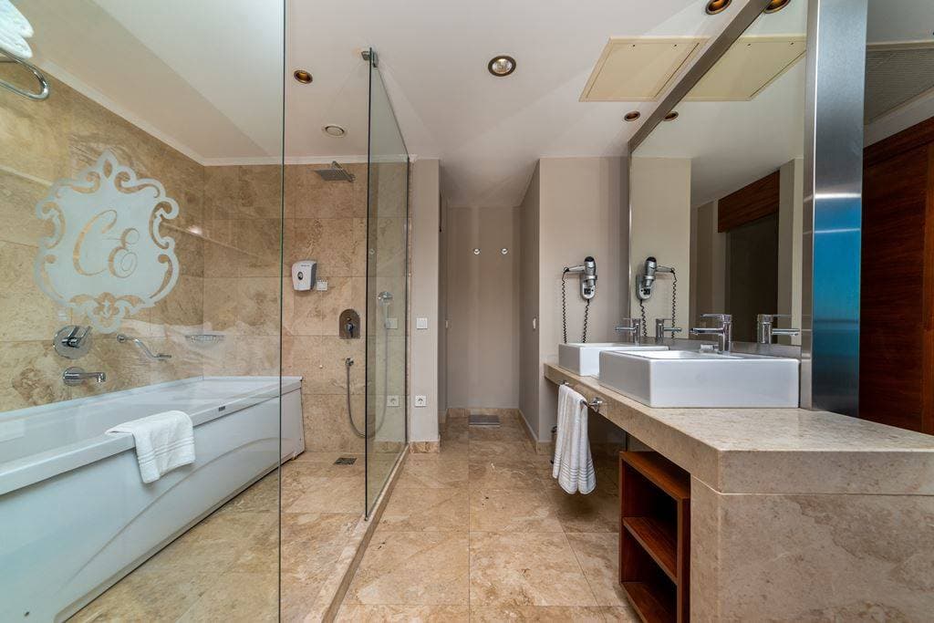 Commodore Elite Suites & Spa Hotel - photo 4