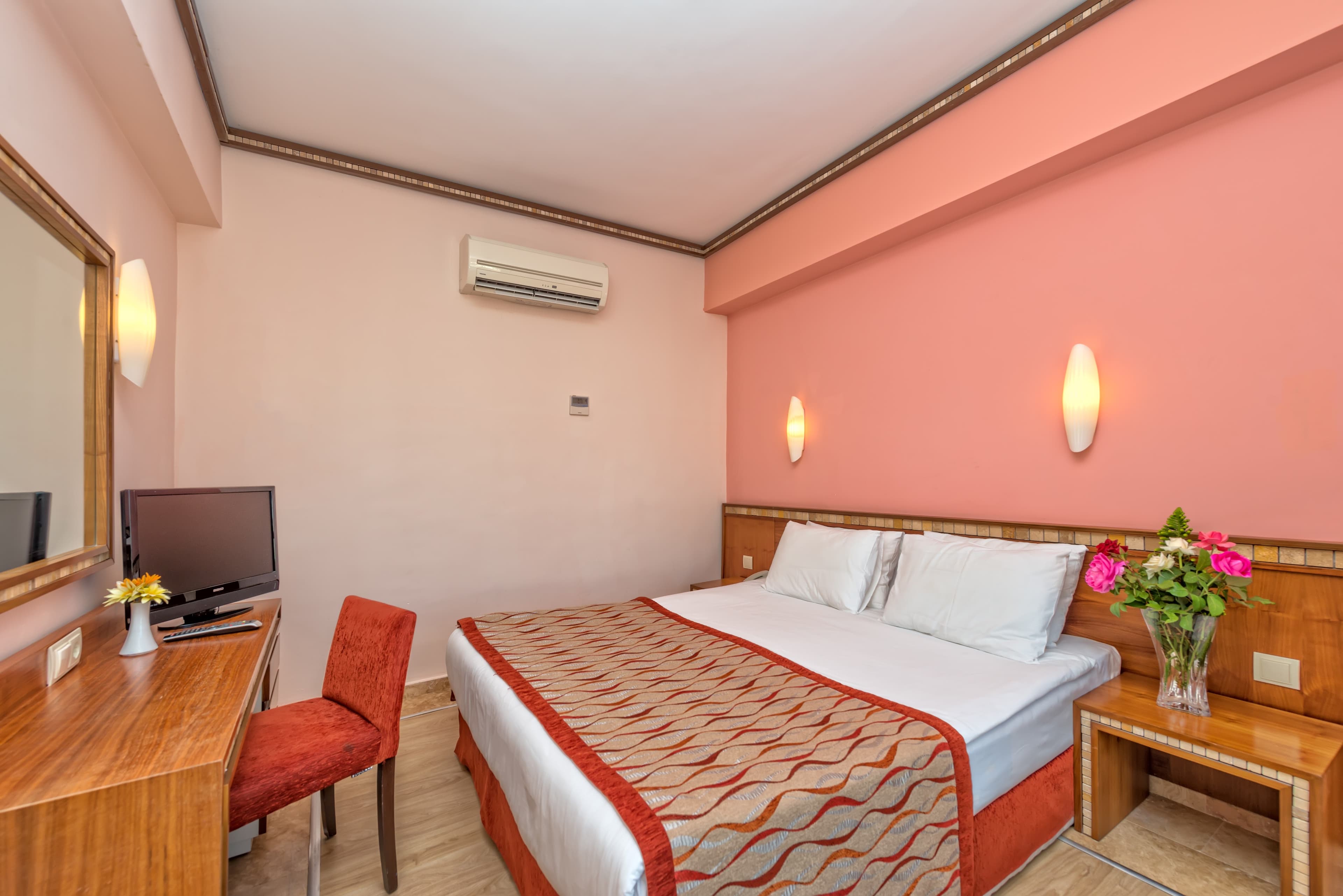 Royal Atlantis Spa & Resort Hotel - photo 2