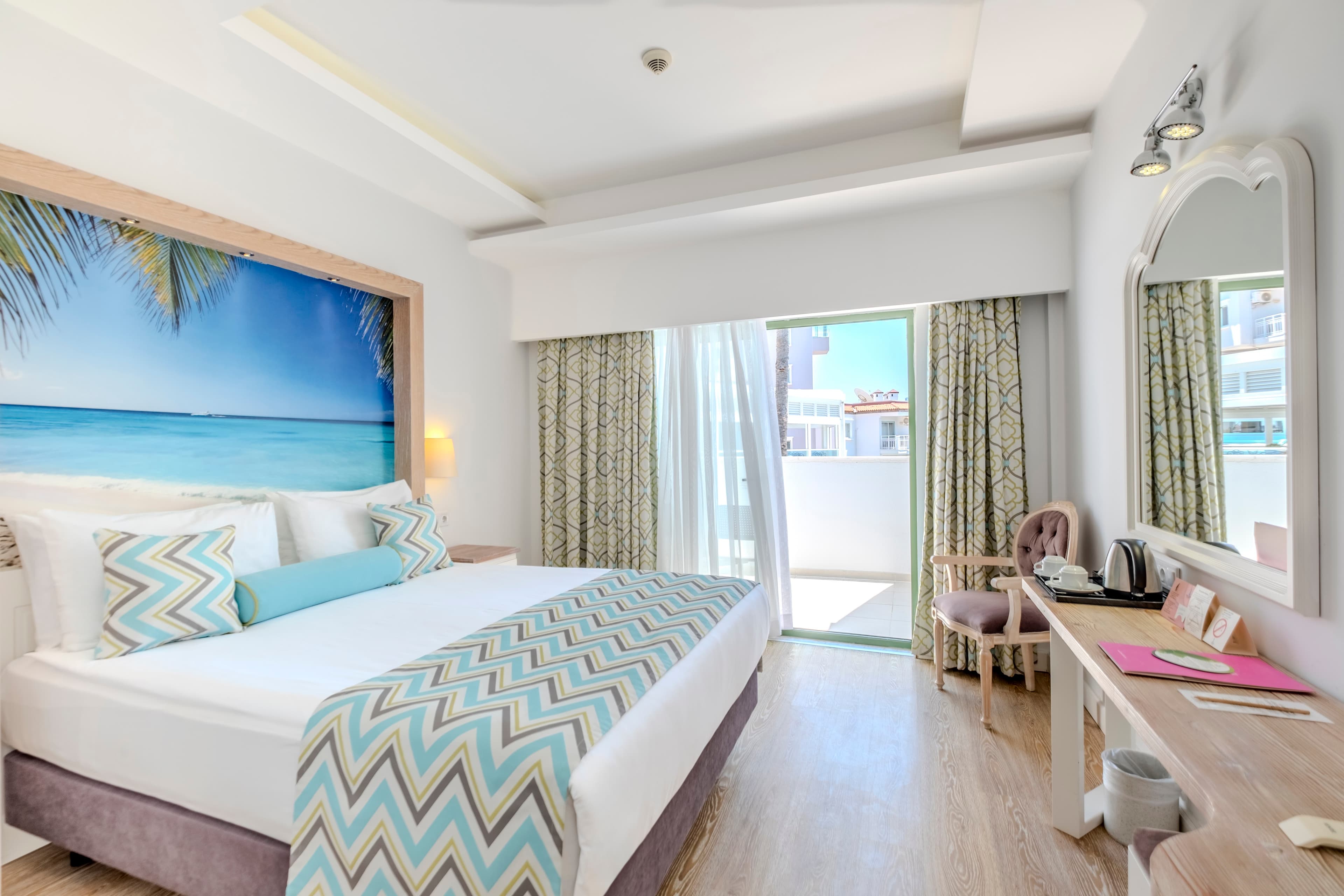 Hotel Iz Flower Side Beach - photo 2