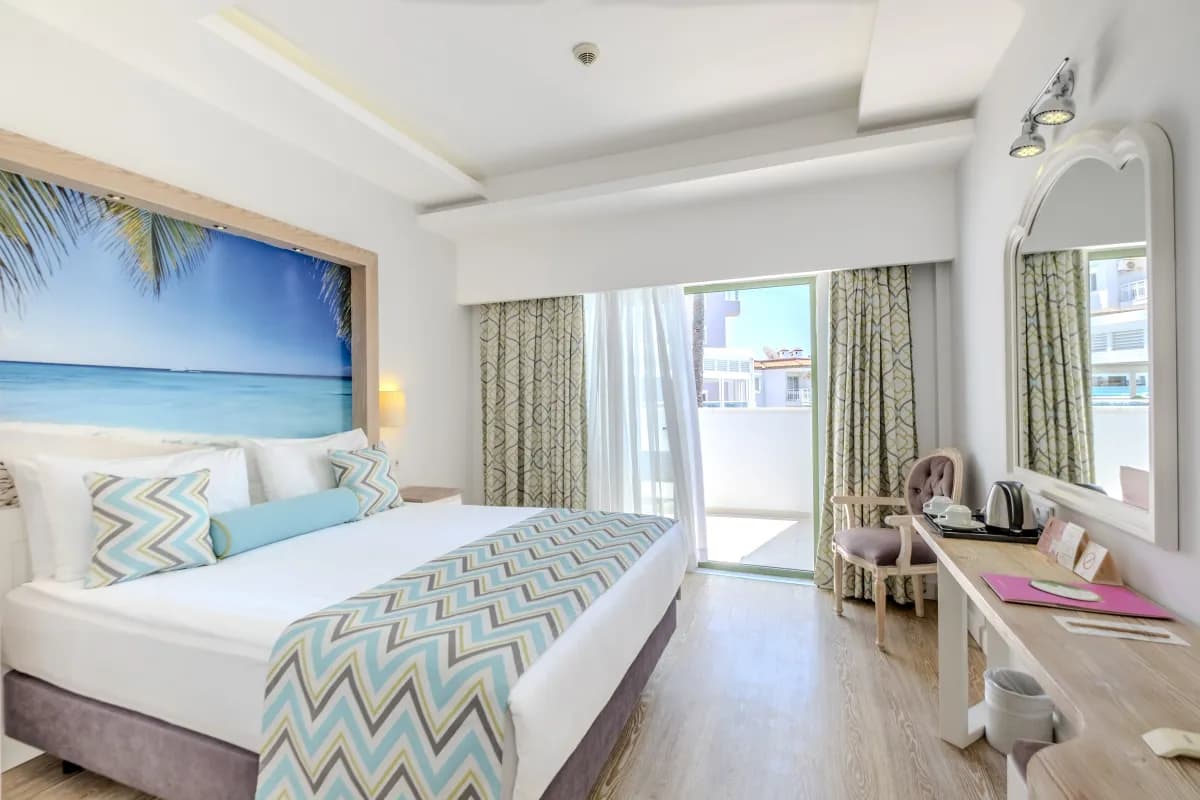 Hotel Iz Flower Side Beach - photo 2