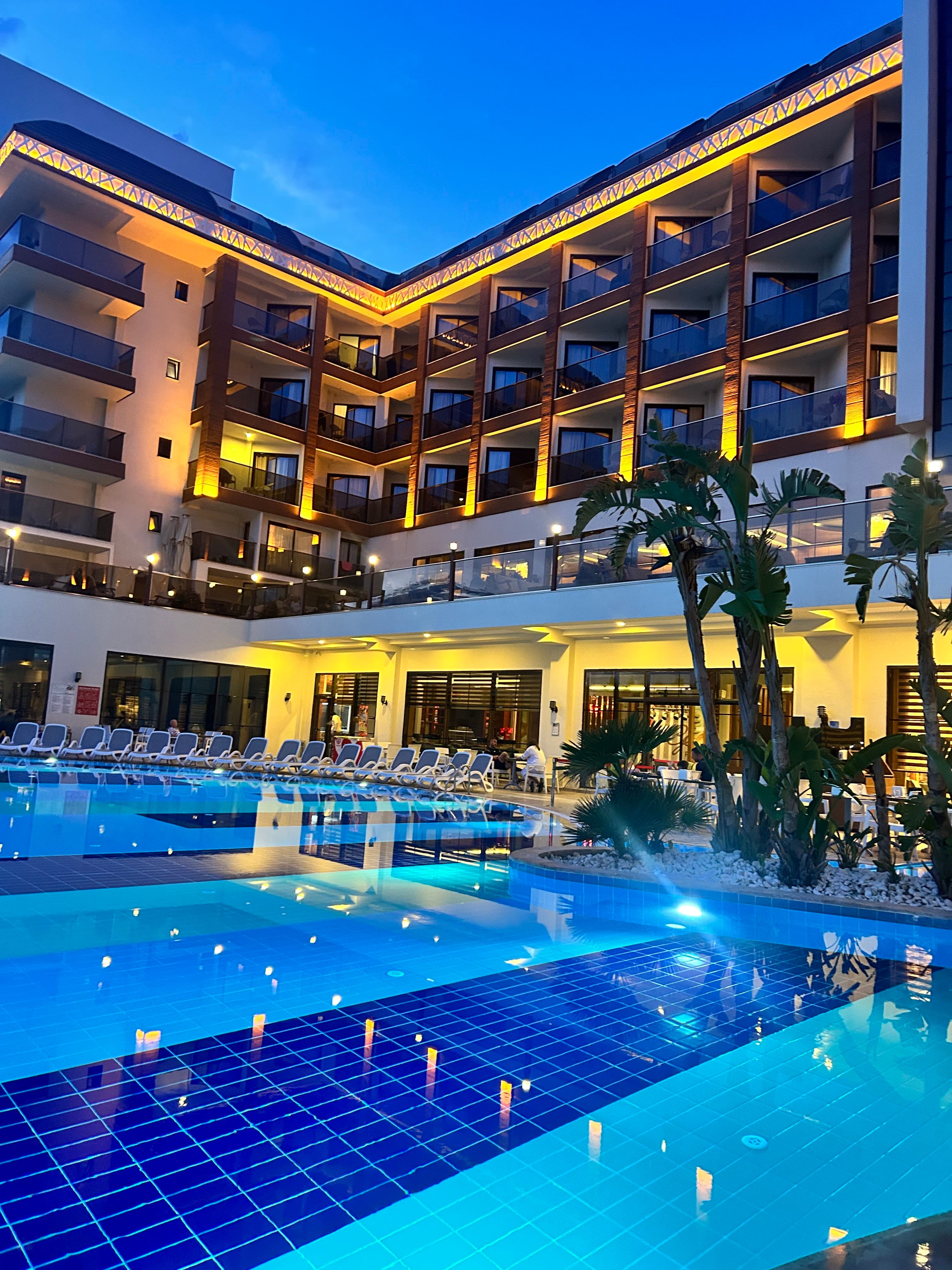 Glamour Resort Spa Hotel - photo 5
