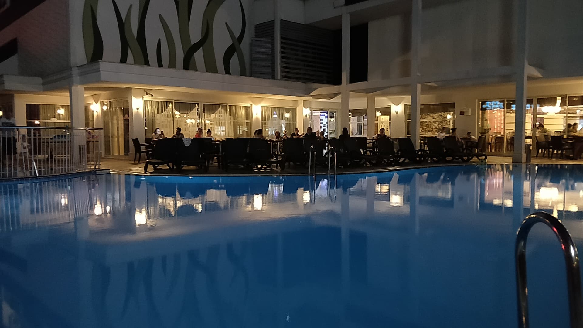 Holiday City Hotel - photo 3