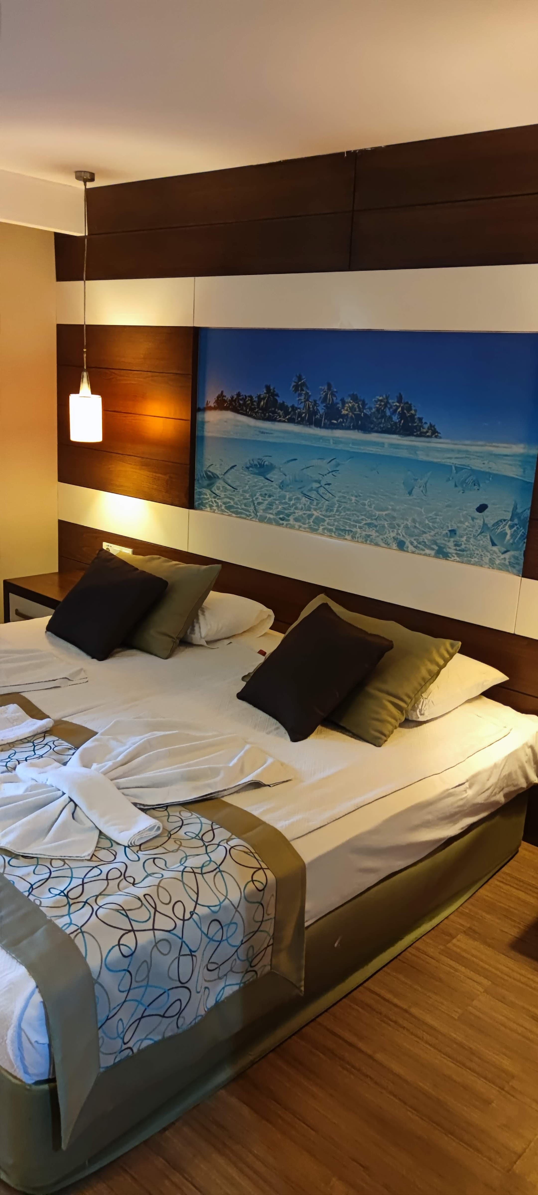 Holiday City Hotel - photo 5