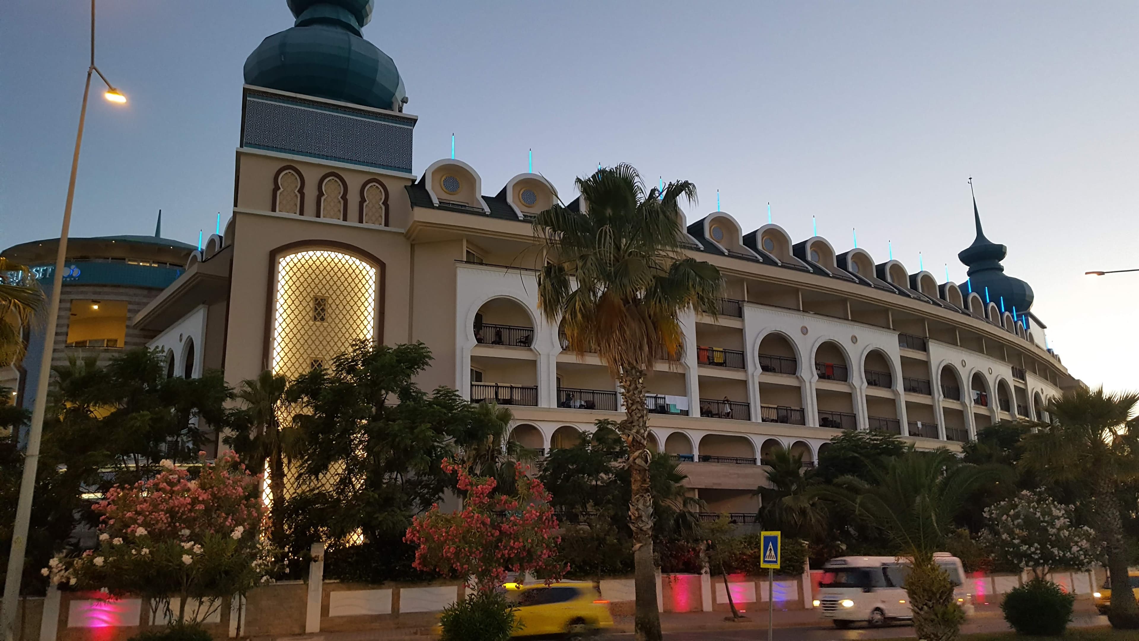 Holiday City Hotel - photo 9