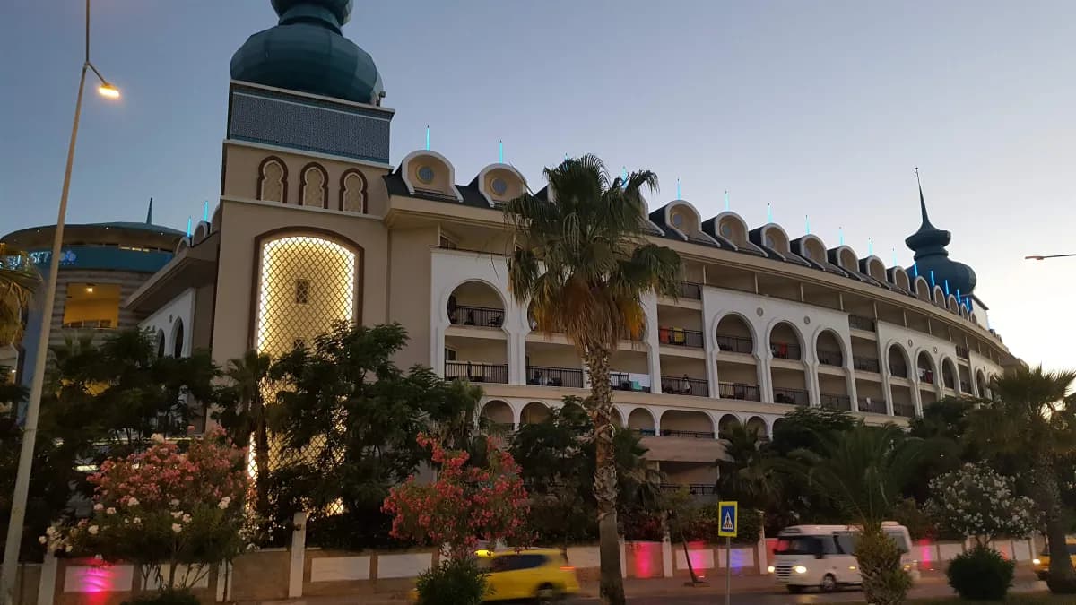 Holiday City Hotel - photo 9