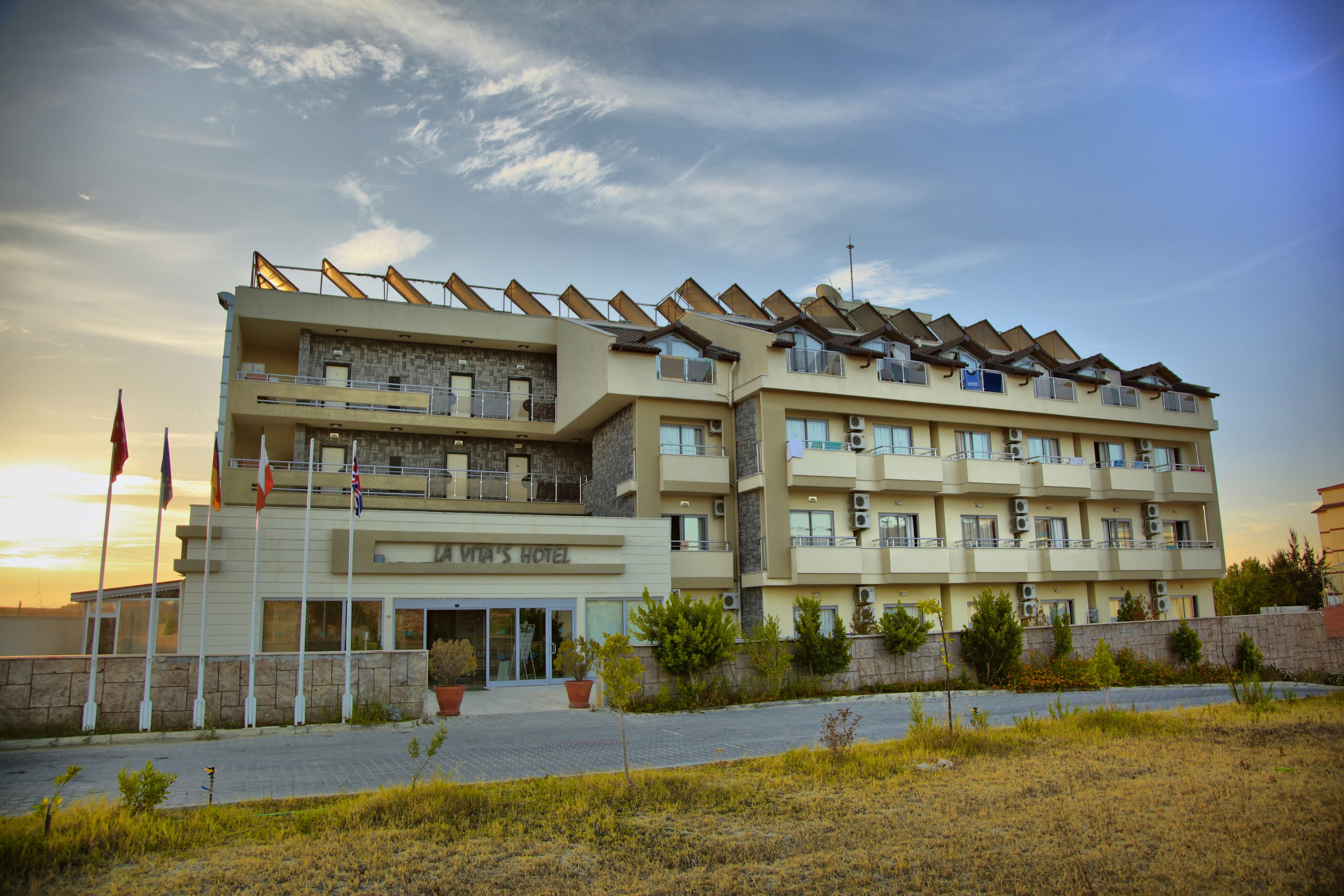 Lavitas Hotel - photo 4