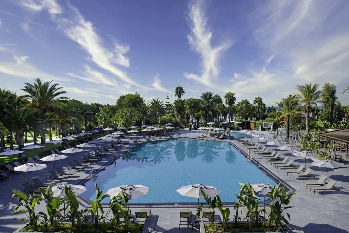 Miramare Beach Hotel - photo 3