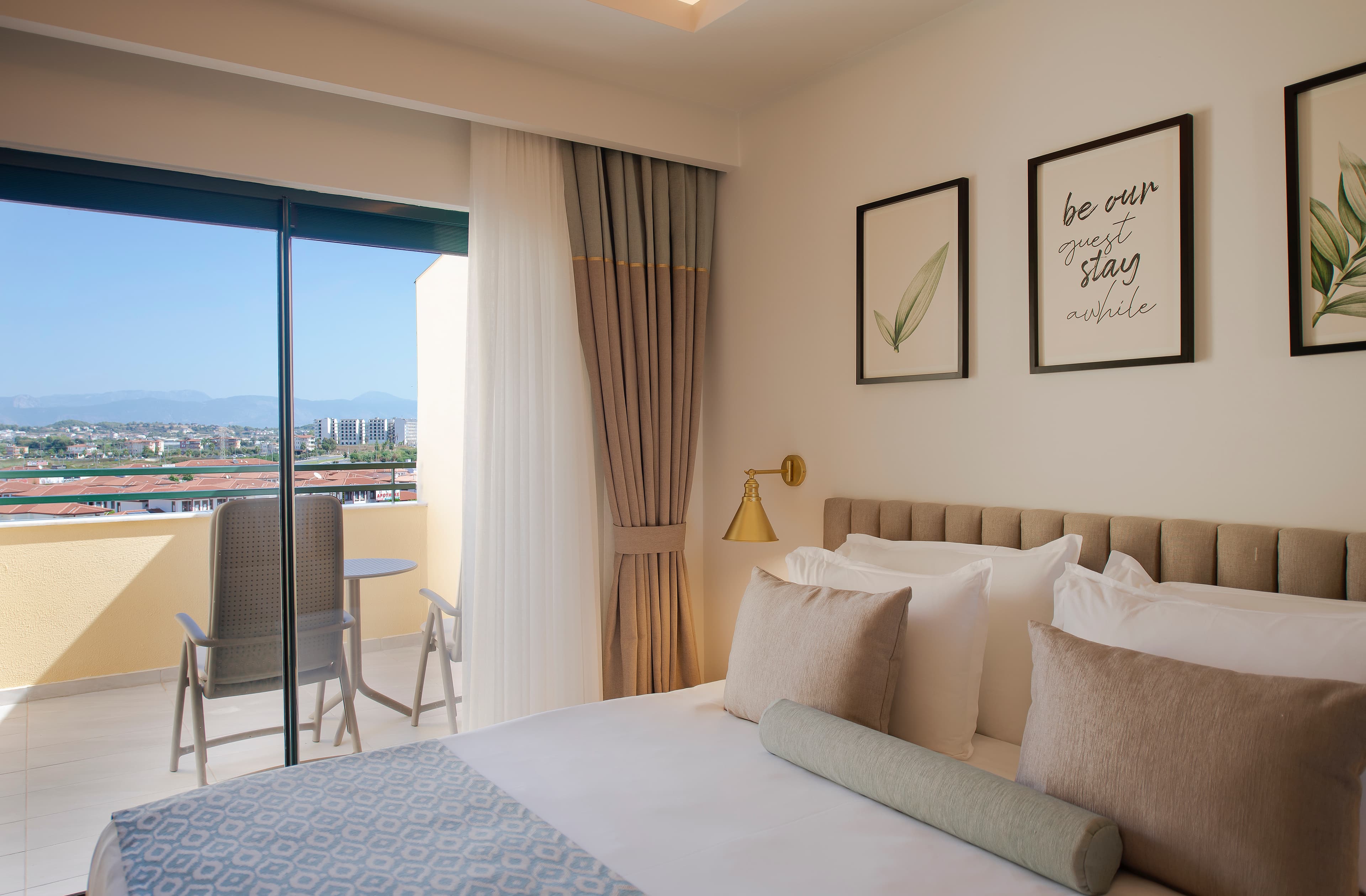 Miramare Queen Hotel - photo 2