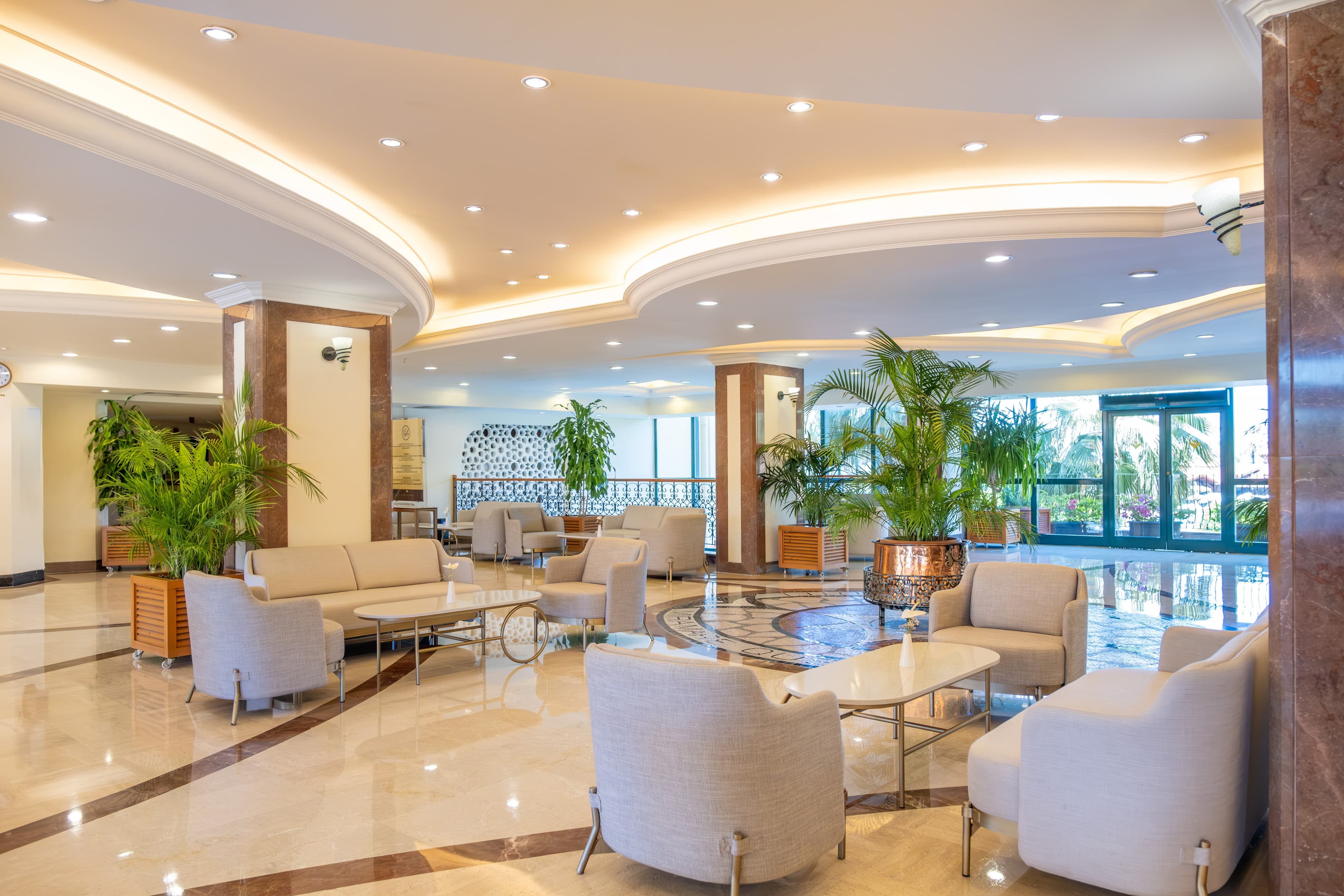 Miramare Queen Hotel - photo 8