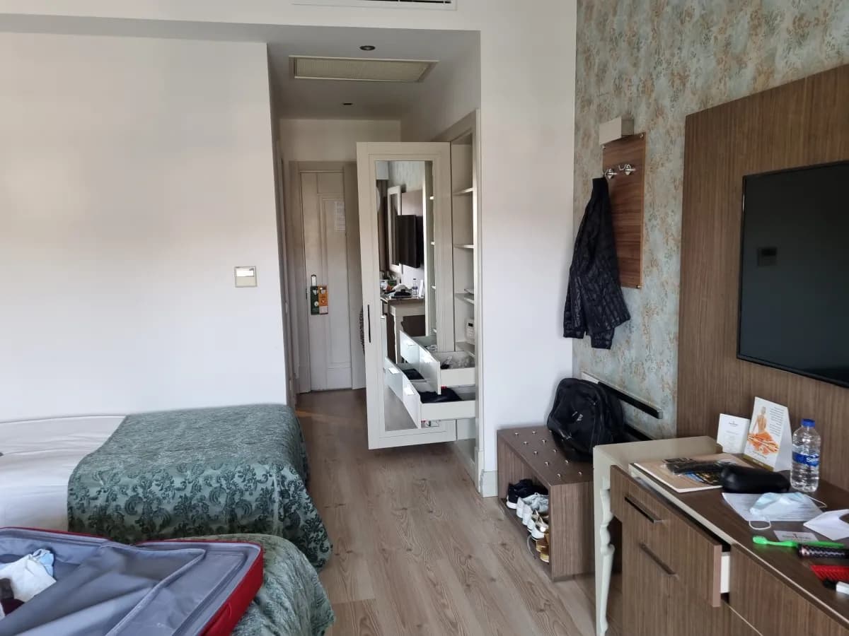 Port Side Hotel - photo 2