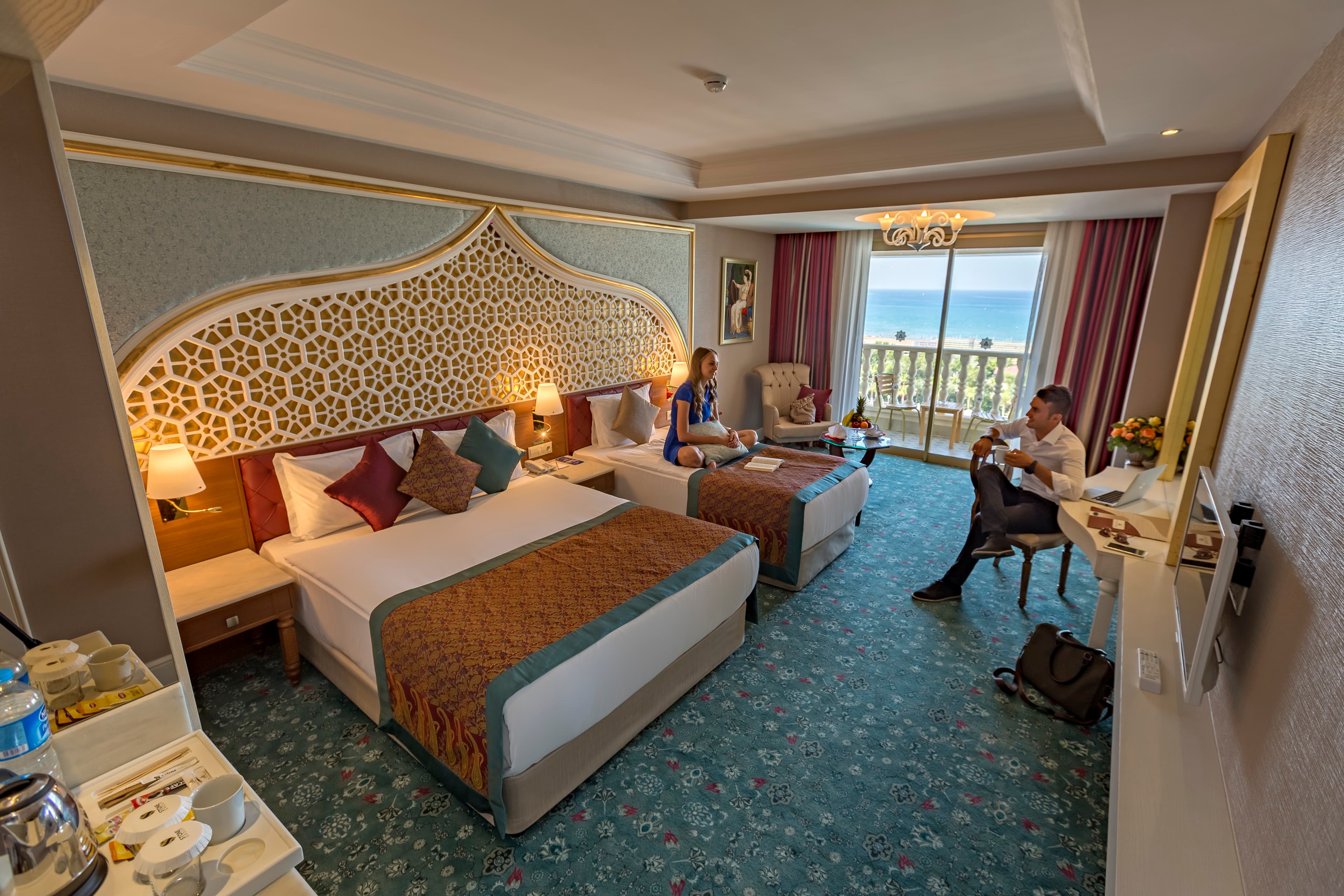 Royal Taj Mahal Hotel - photo 2