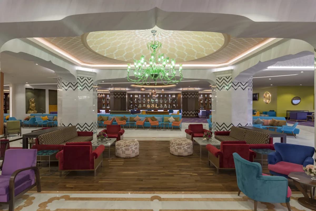 Royal Taj Mahal Hotel - photo 8