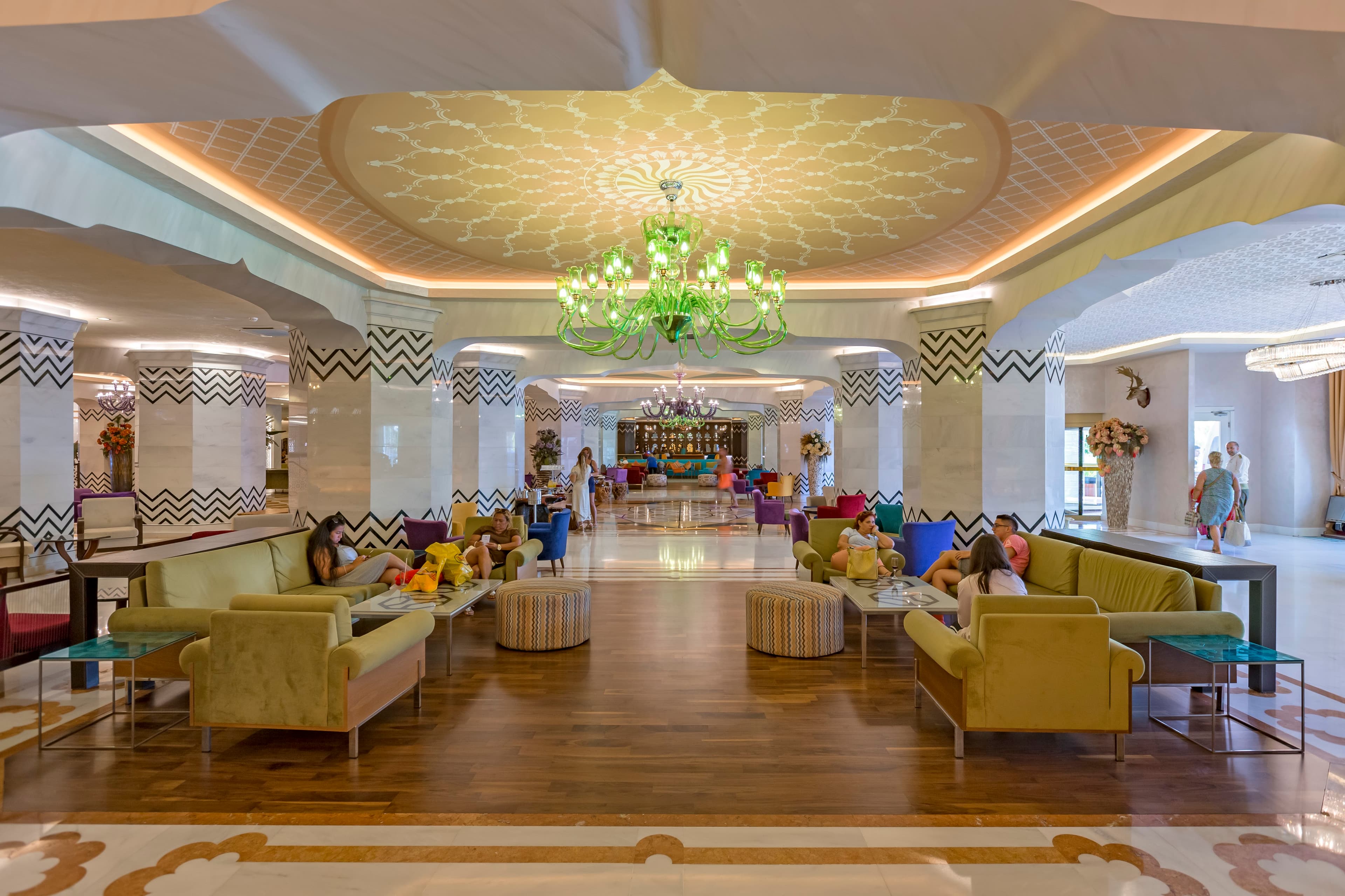 Royal Taj Mahal Hotel - photo 10