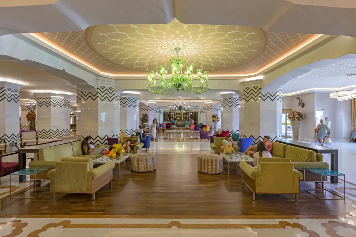 Royal Taj Mahal Hotel - photo 10