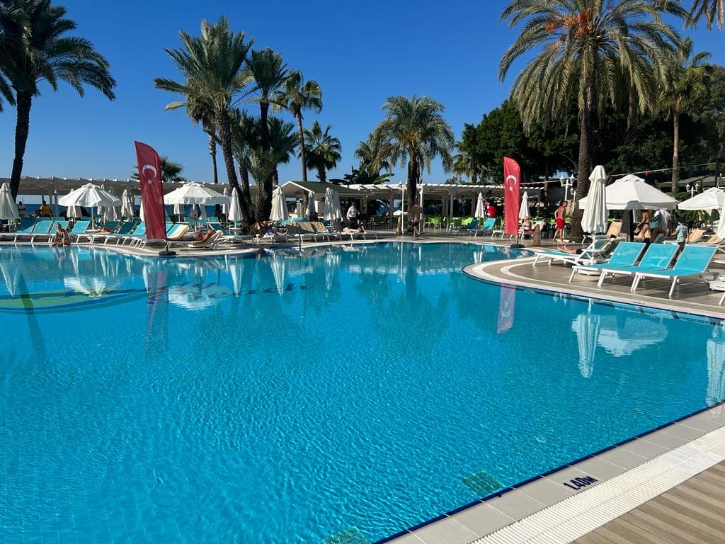 Sandy Beach Hotel - photo 3