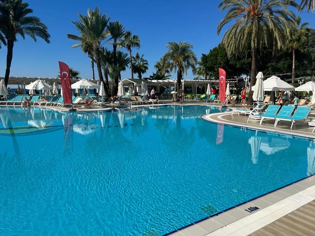 Sandy Beach Hotel - photo 3