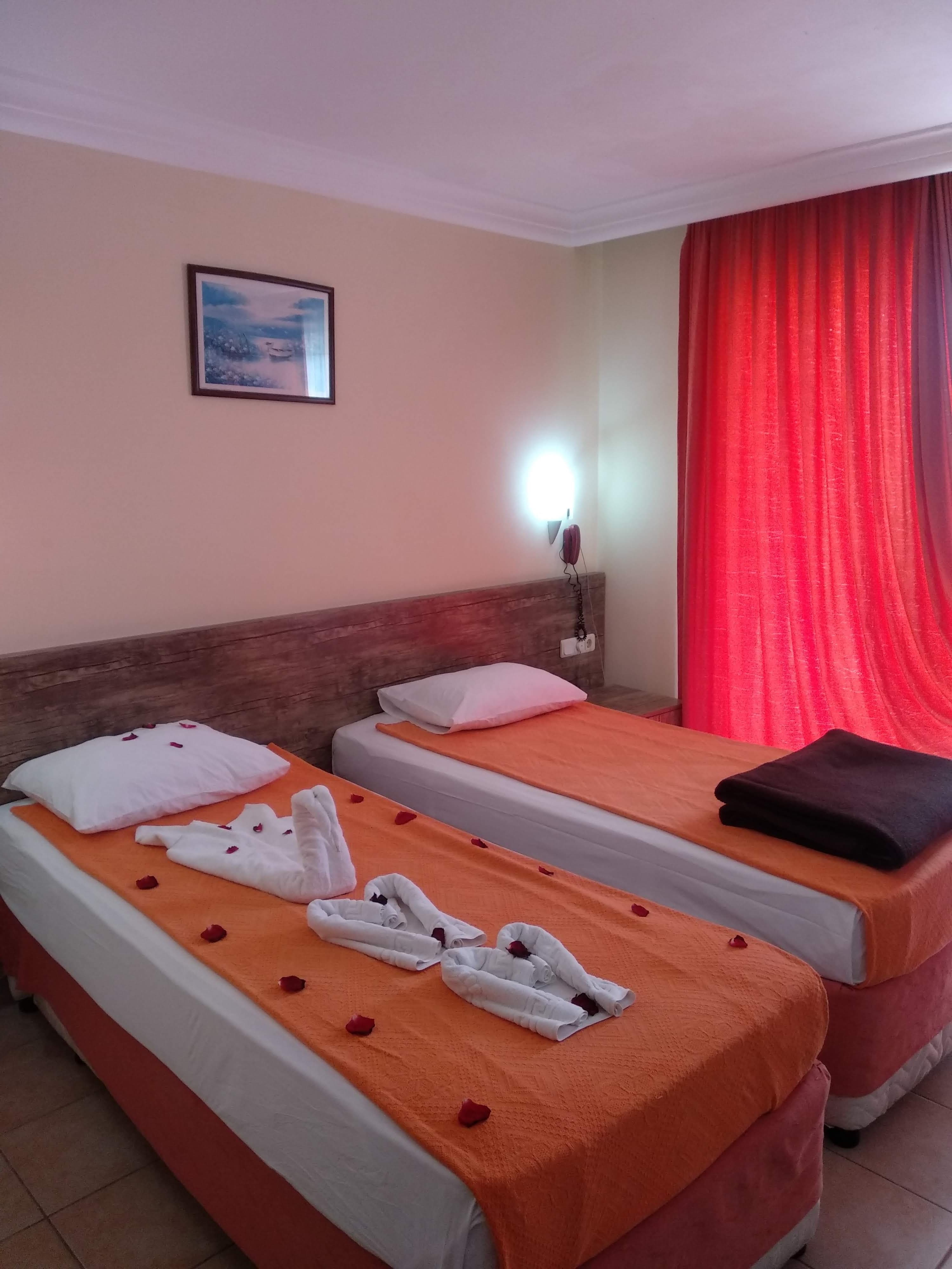 Sayanora Hotel - photo 2