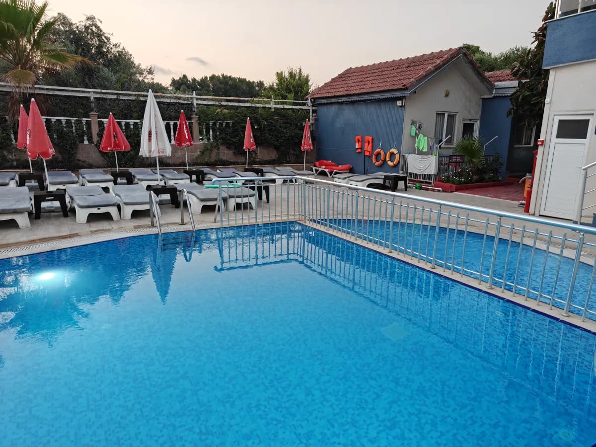 Sayanora Hotel - photo 3