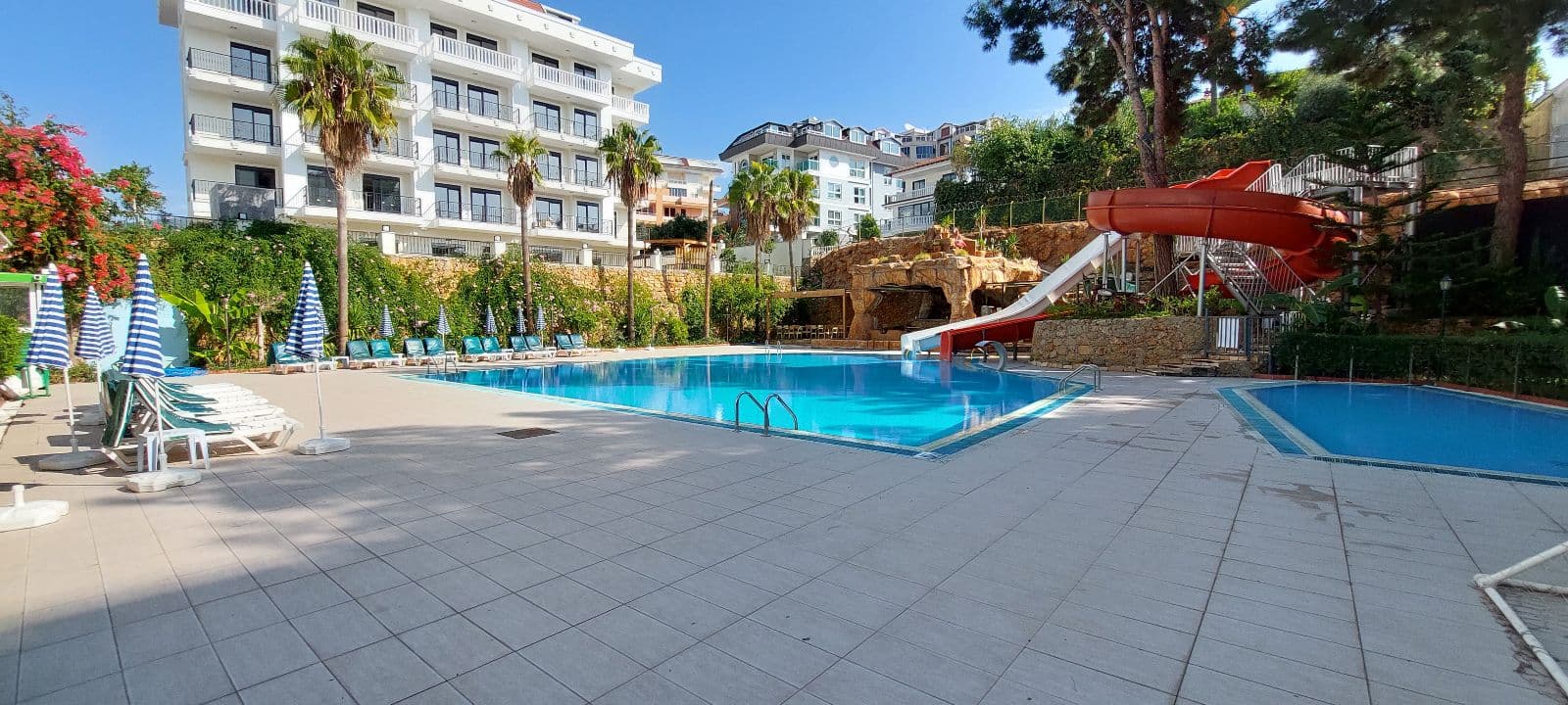 Green Life Hotel