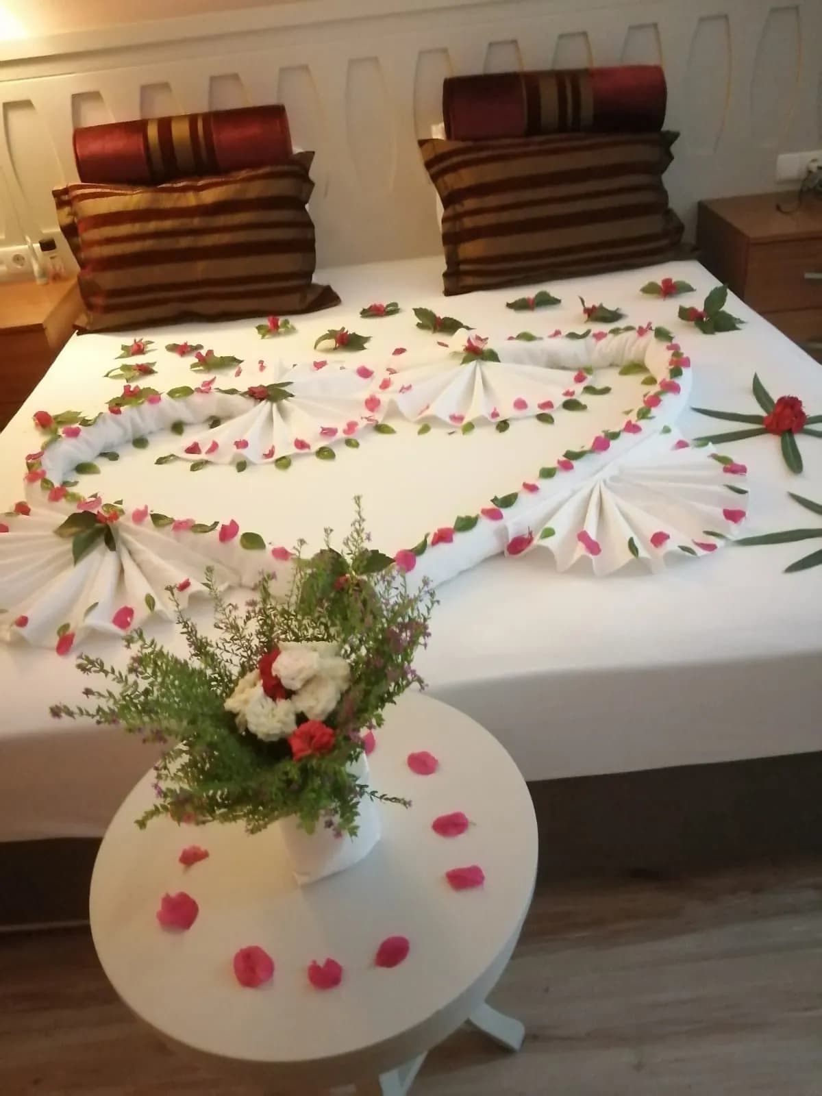 Side Crown Serenity Hotel - photo 8