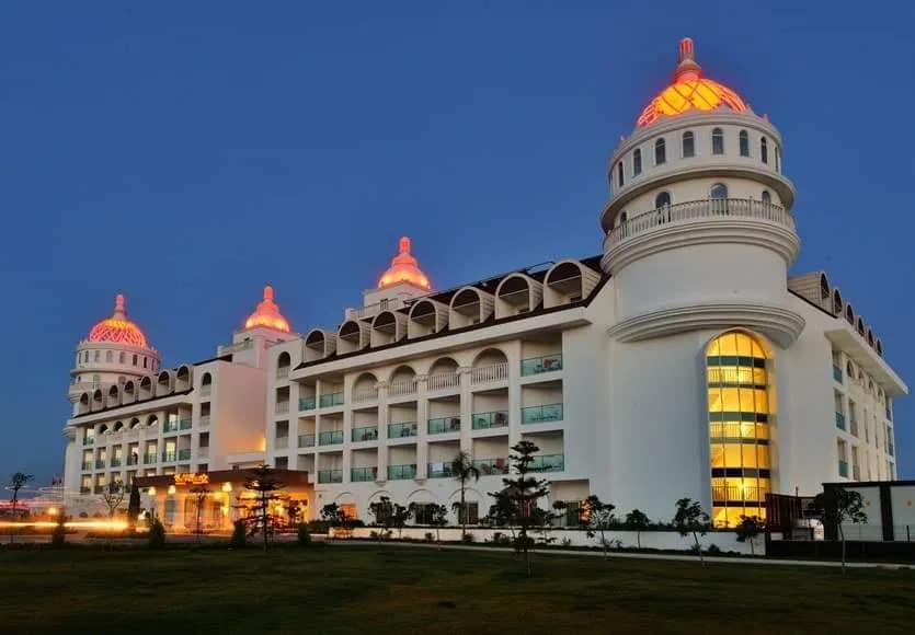 Side Crown Serenity Hotel - photo 10