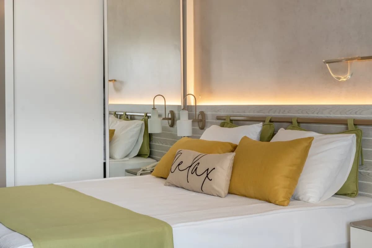 Side Square Hotel - photo 9