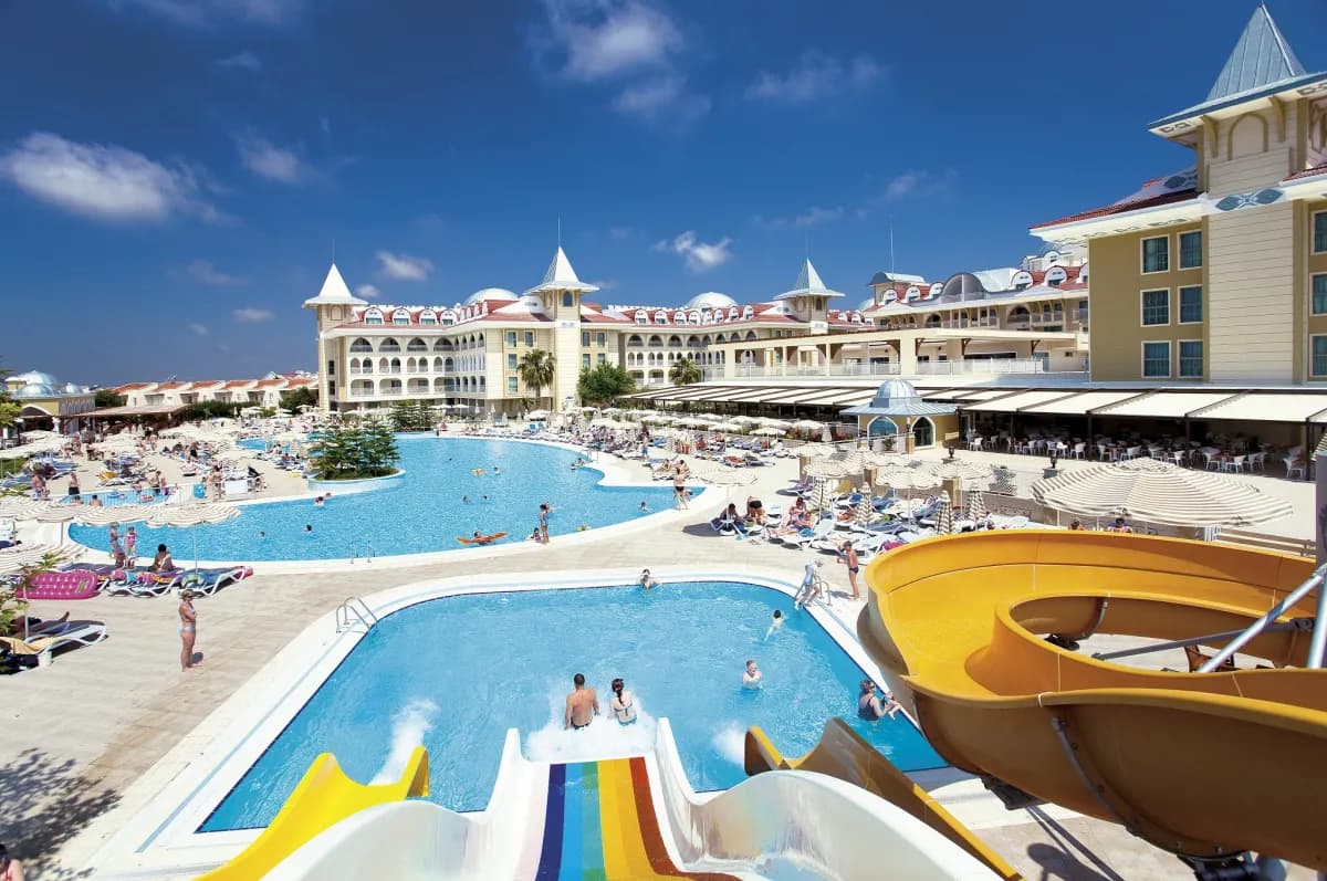 Side Star Resort Hotel
