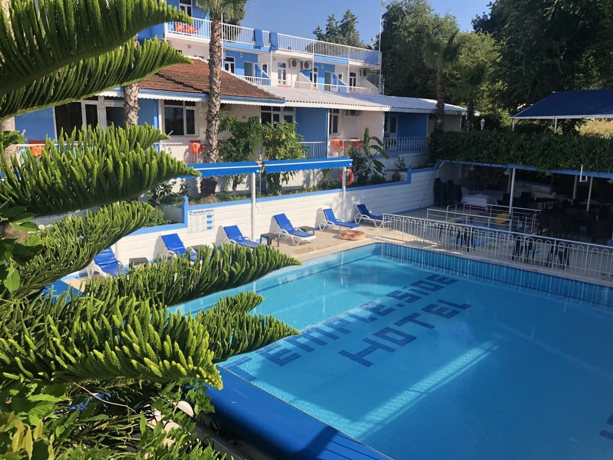 Side Temple Hotel