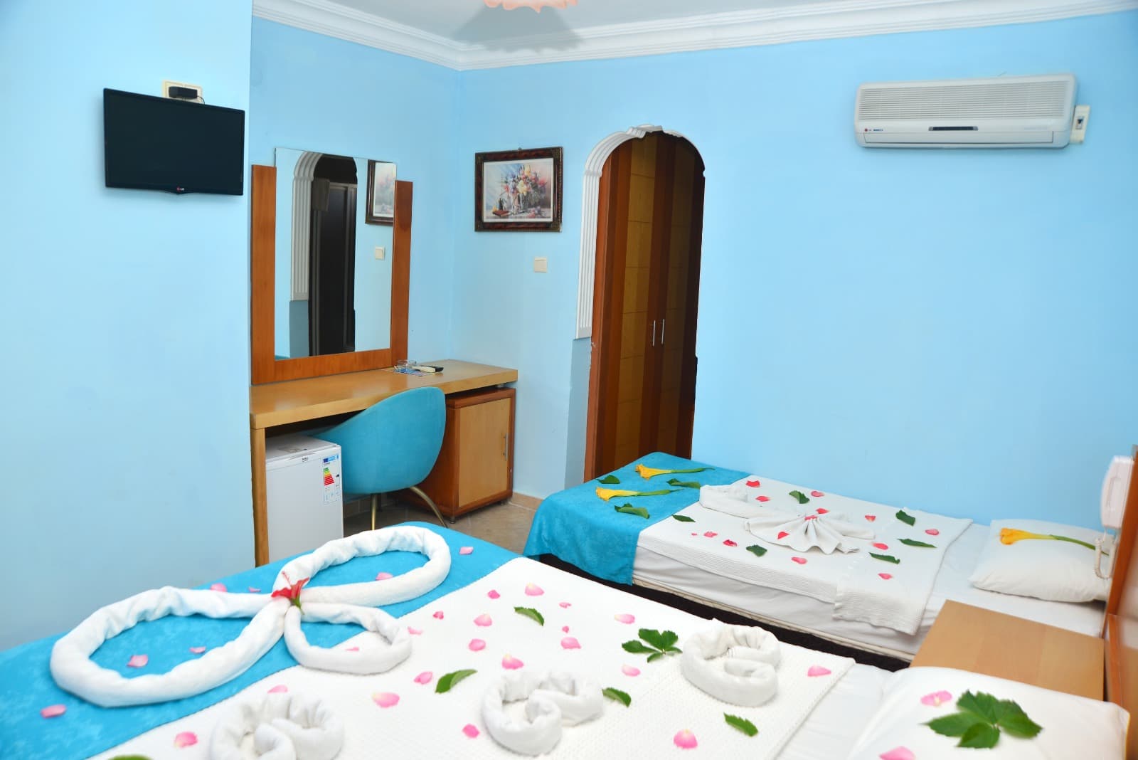 Side Temple Hotel - photo 2