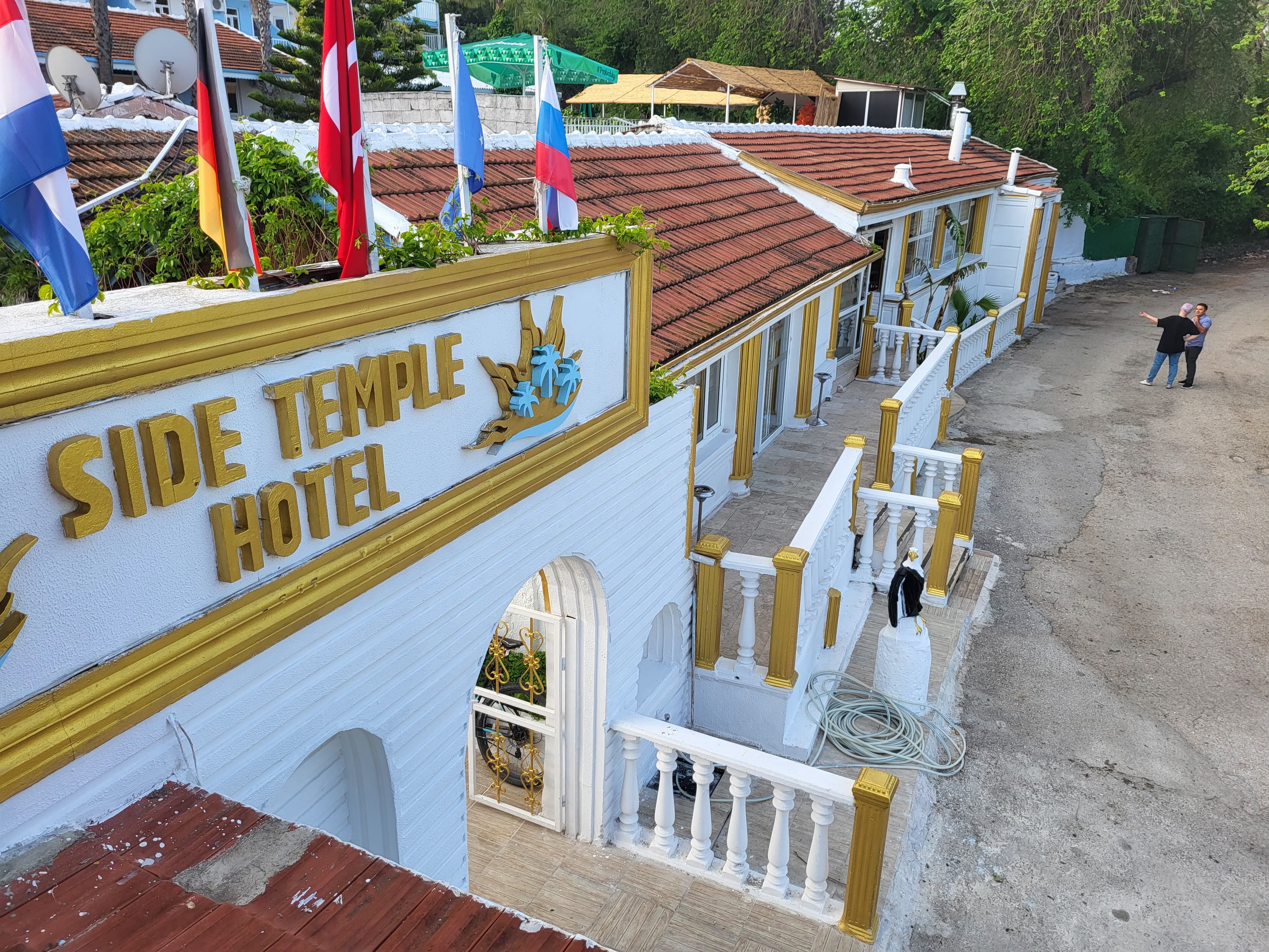 Side Temple Hotel - photo 7