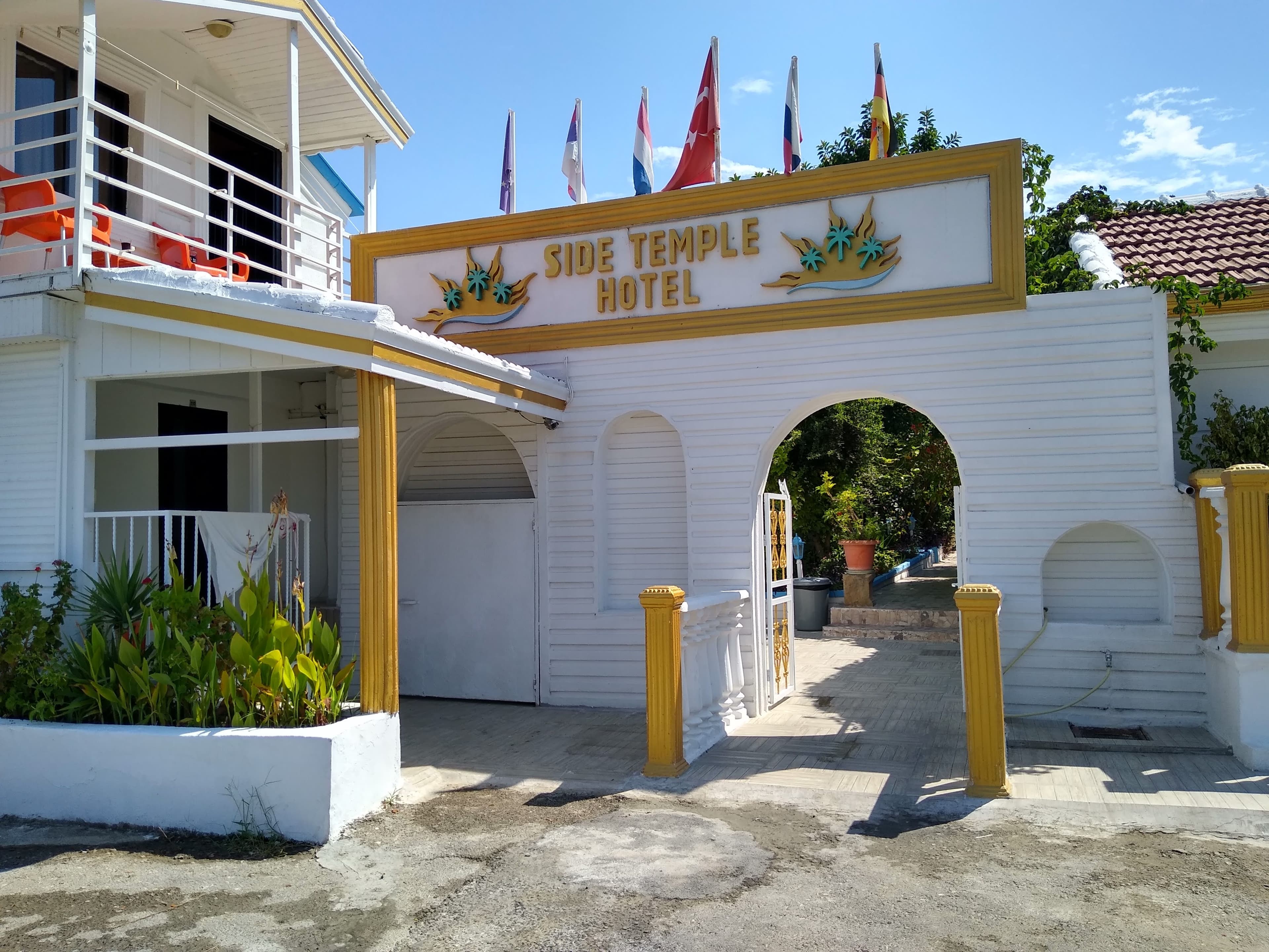 Side Temple Hotel - photo 8