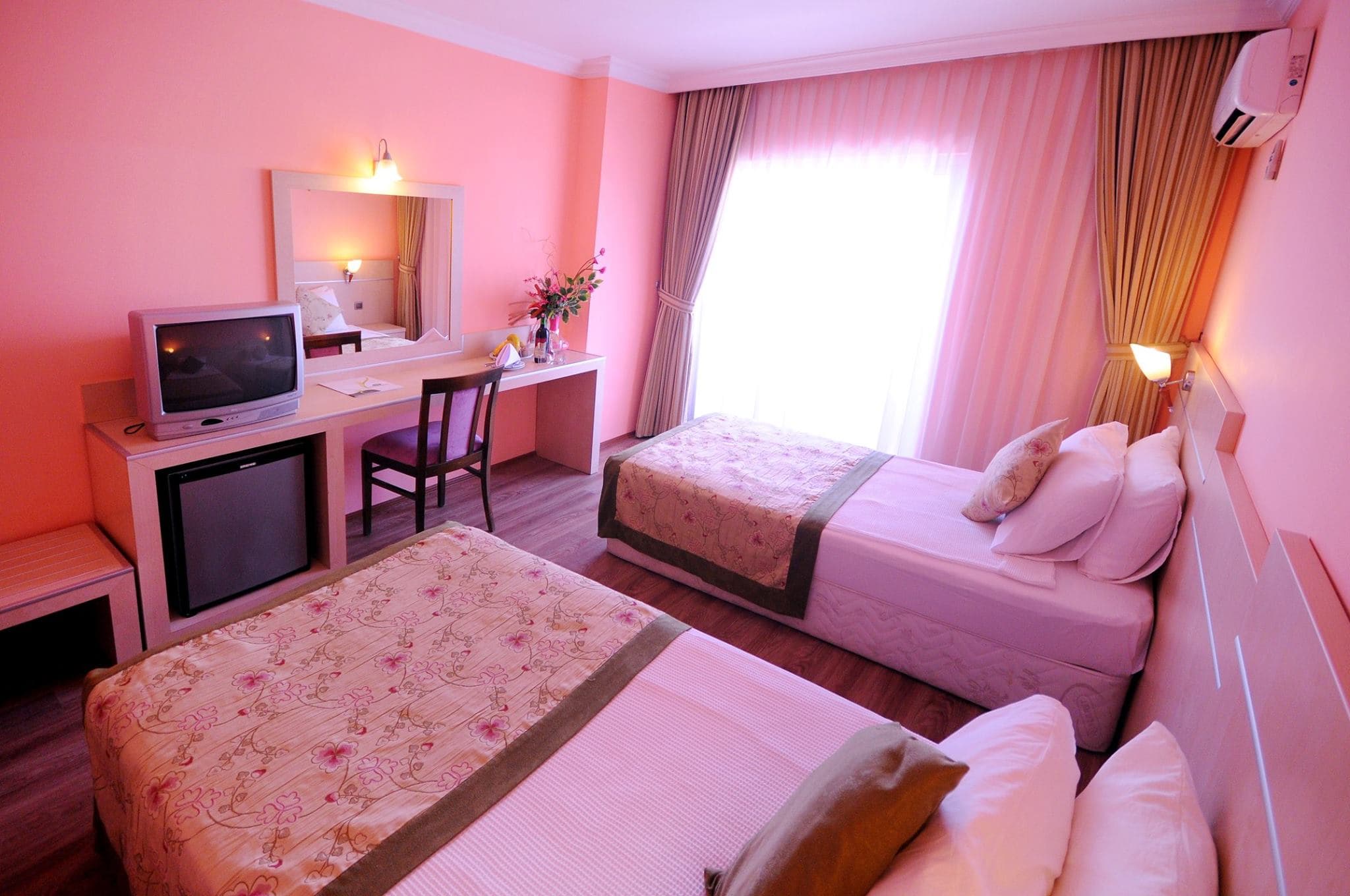 Side Town Hotel - photo 2