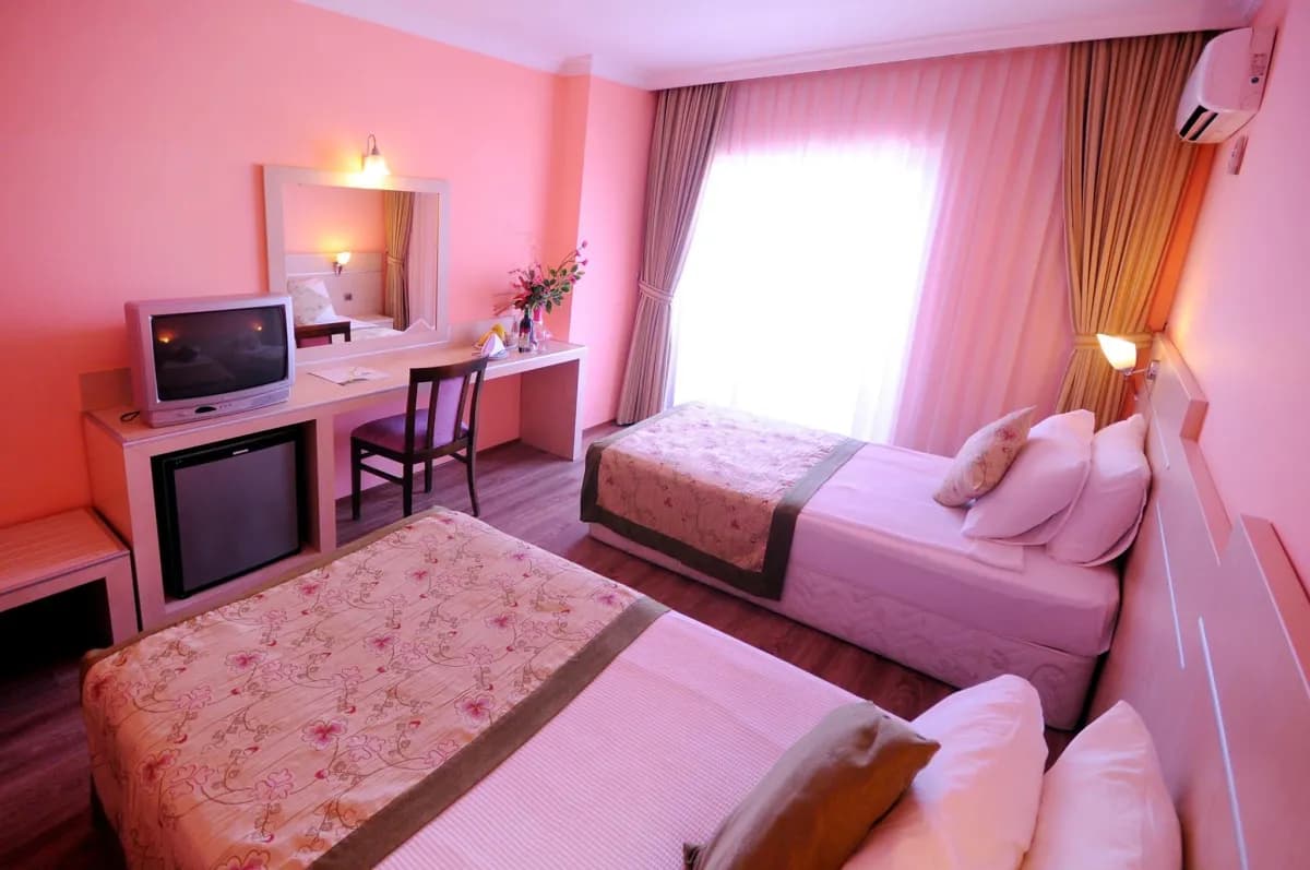 Side Town Hotel - photo 2
