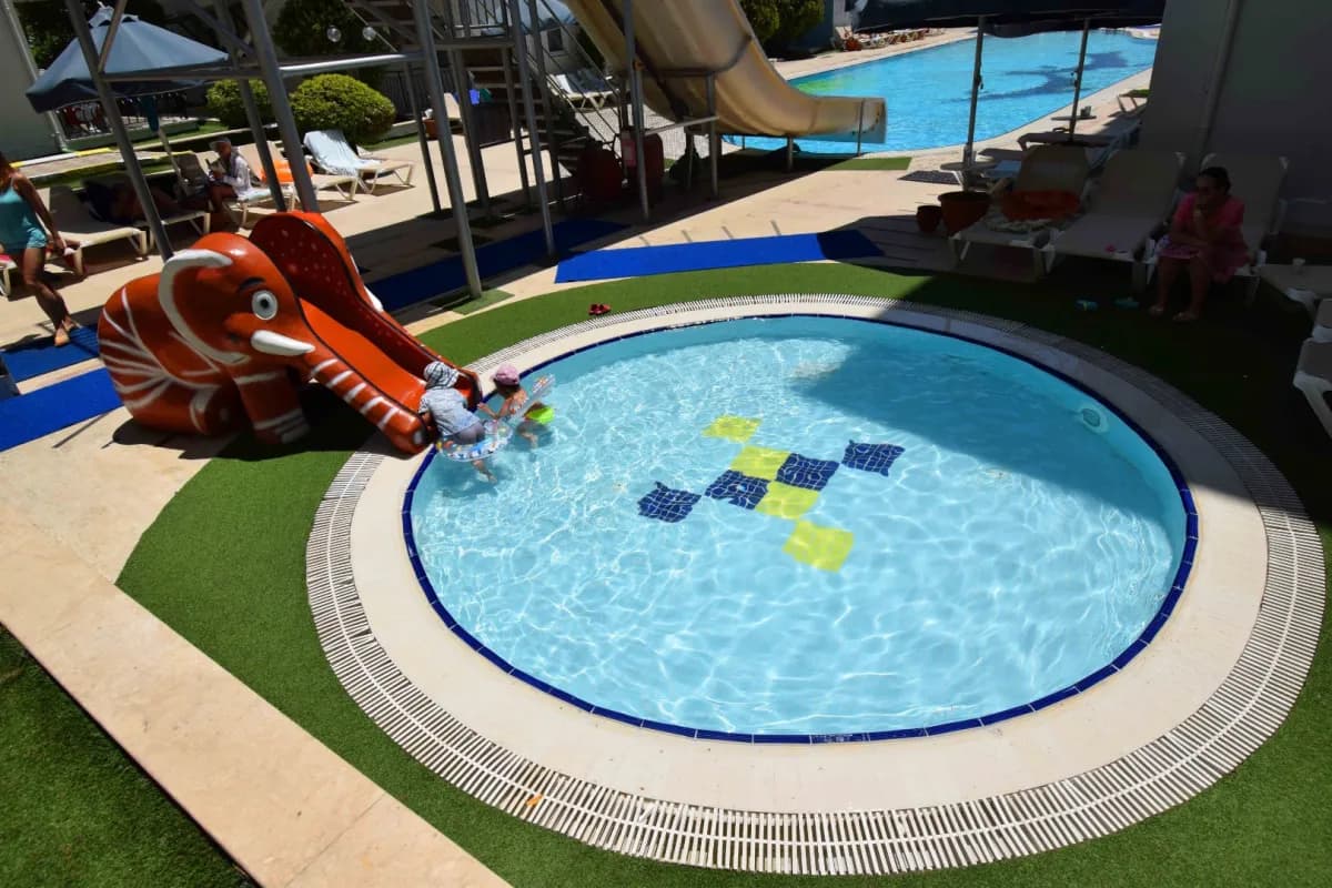Smile Park Hotel - photo 9