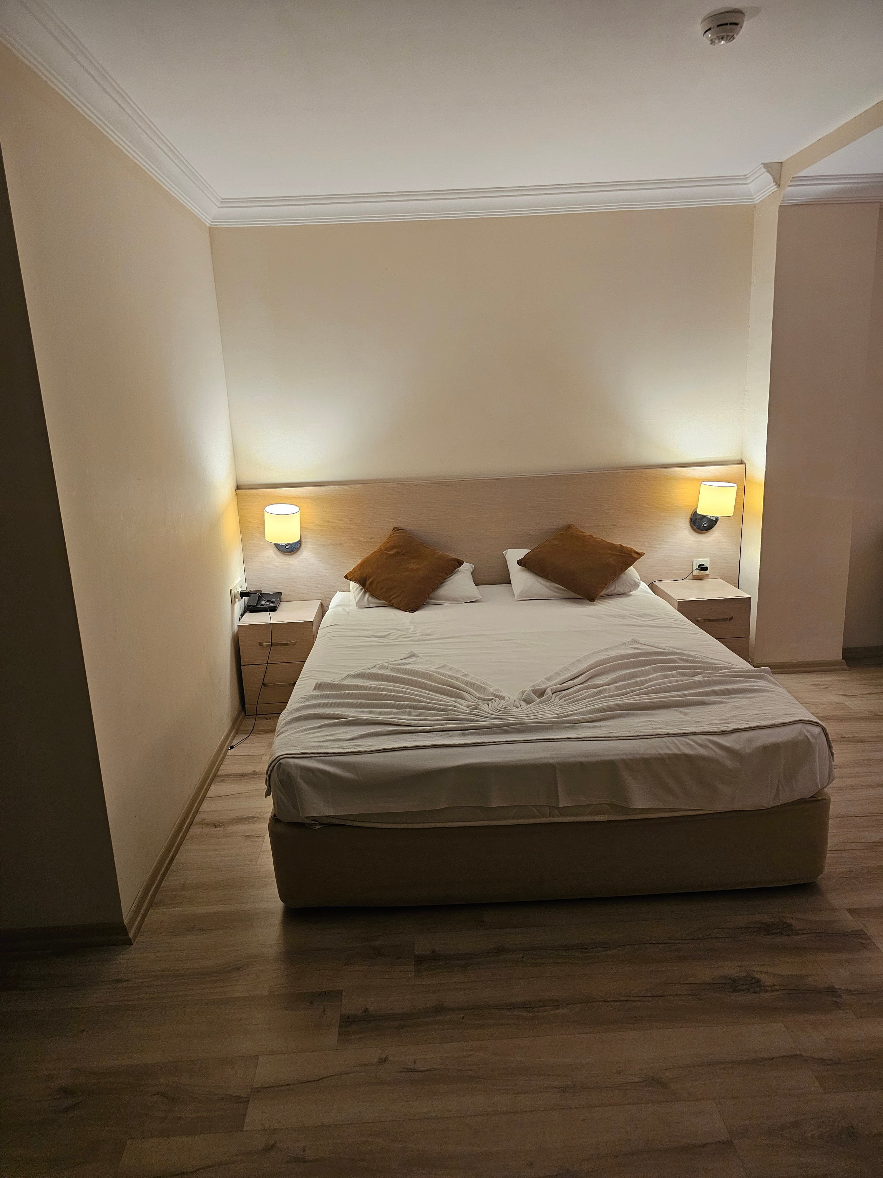 Sun Beach Hotel - photo 2