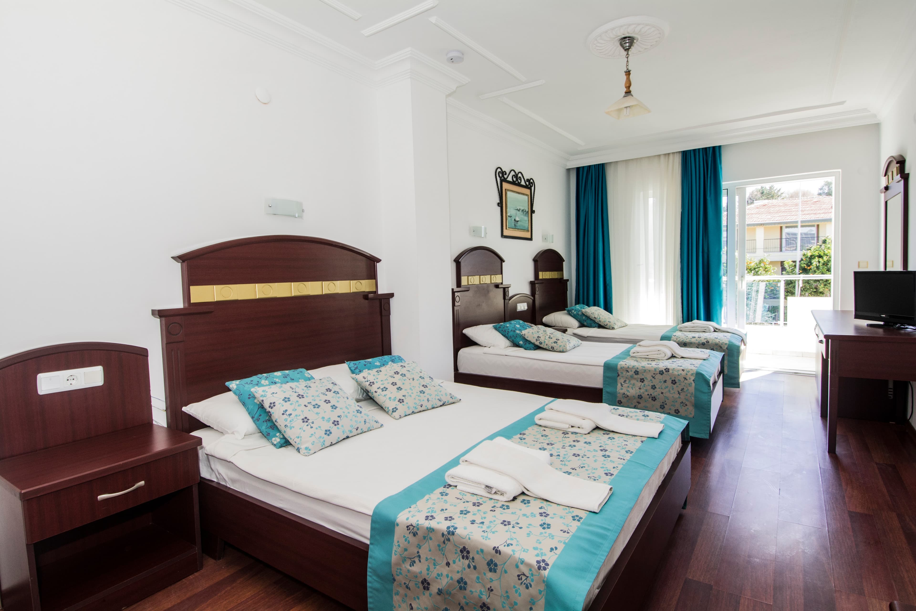 SUNBERK HOTEL RESTAURANT - photo 2