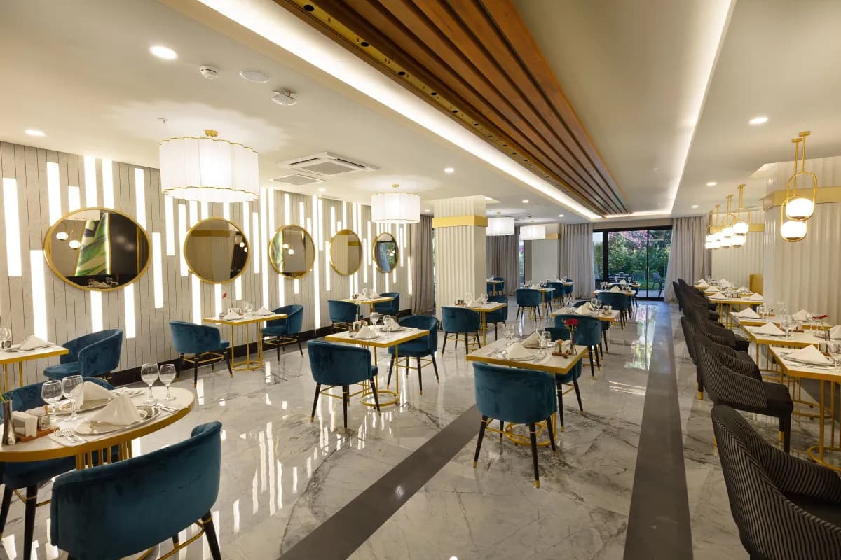 Raga Fine Dining Hotel - photo 6