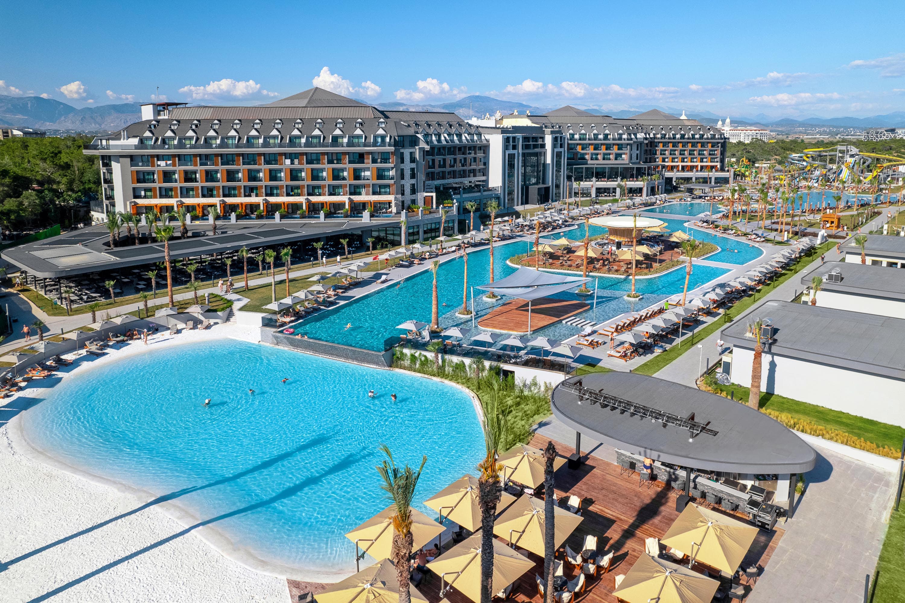 LAGO HOTEL