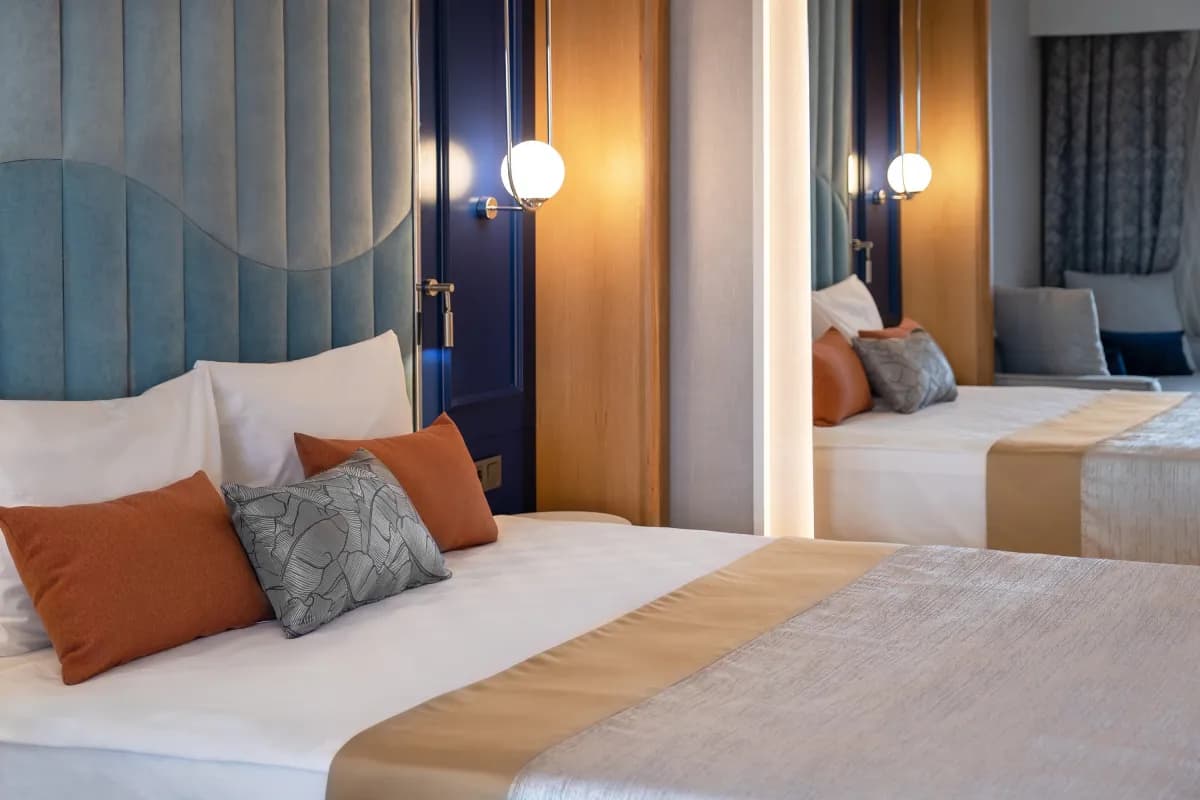 LAGO HOTEL - photo 2