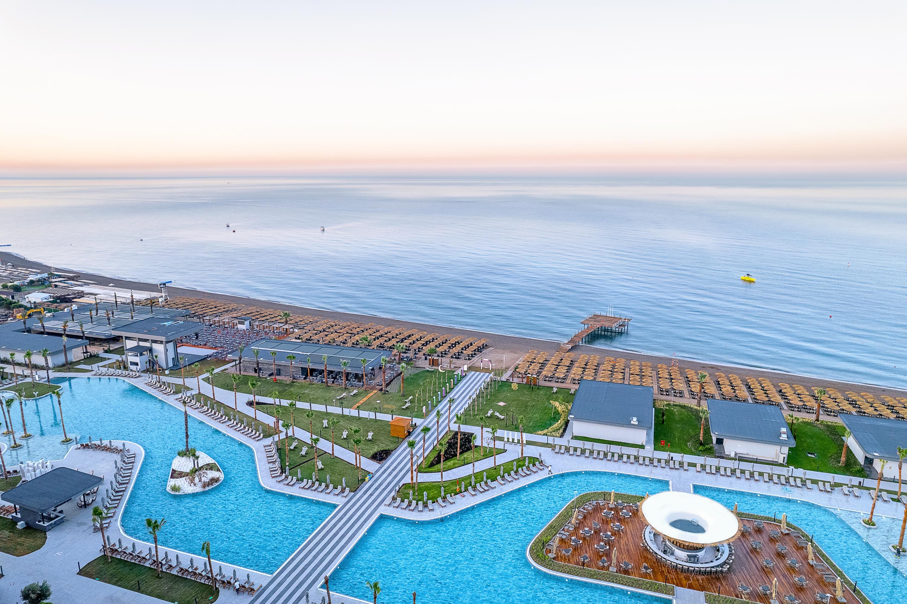 LAGO HOTEL - photo 3
