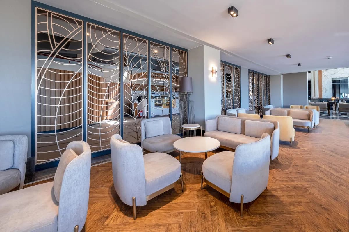 LAGO HOTEL - photo 6