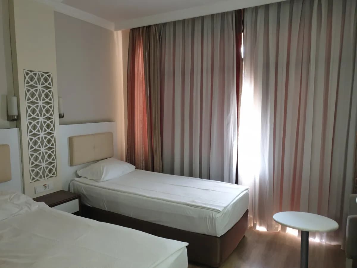 Linda Resort Hotel - photo 2